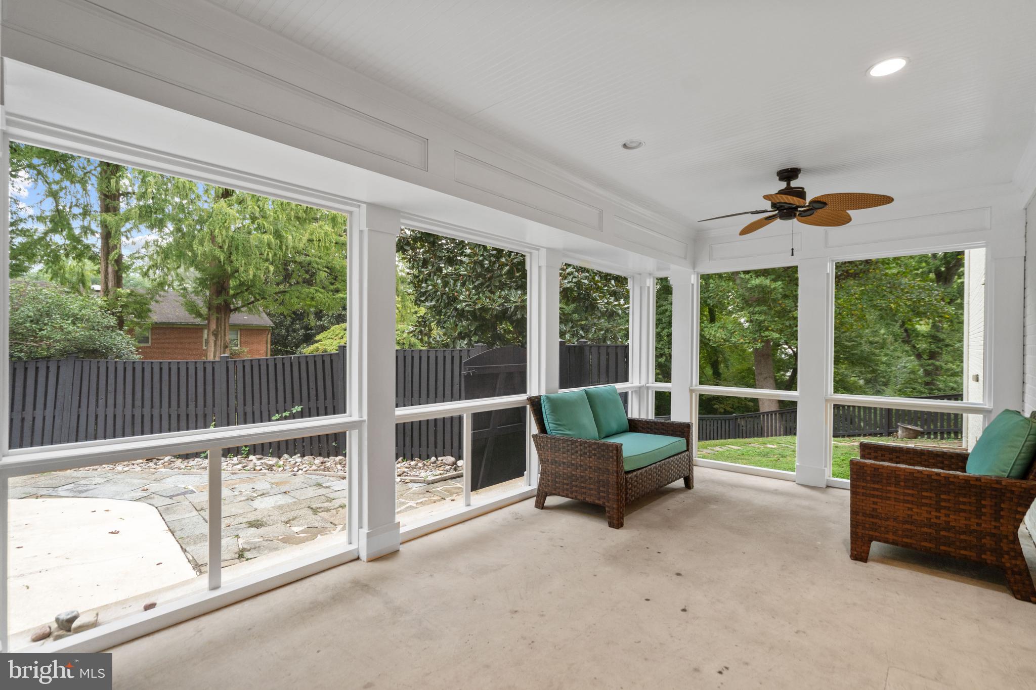 COUNTRY CLUB HILLS - Residential