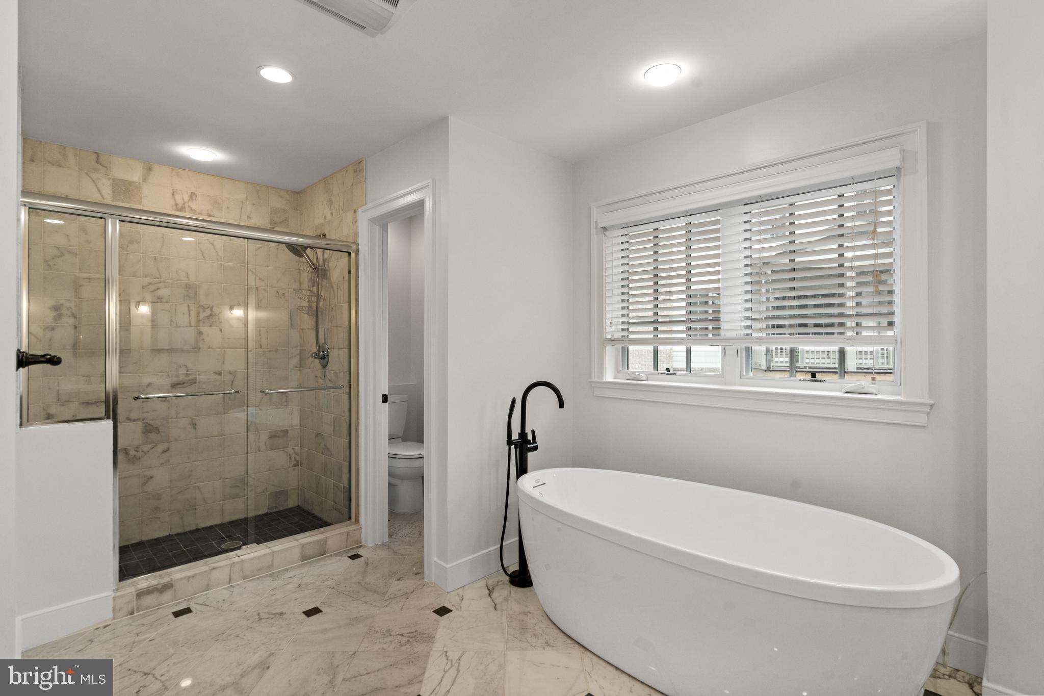 COUNTRY CLUB HILLS - Residential