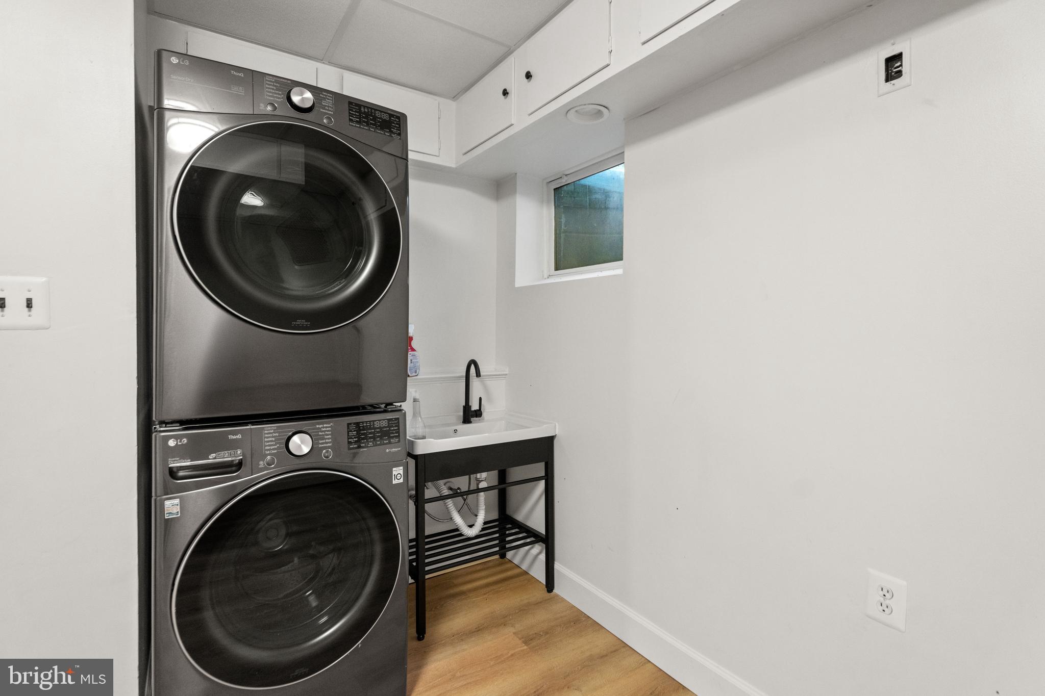 COUNTRY CLUB HILLS - Residential