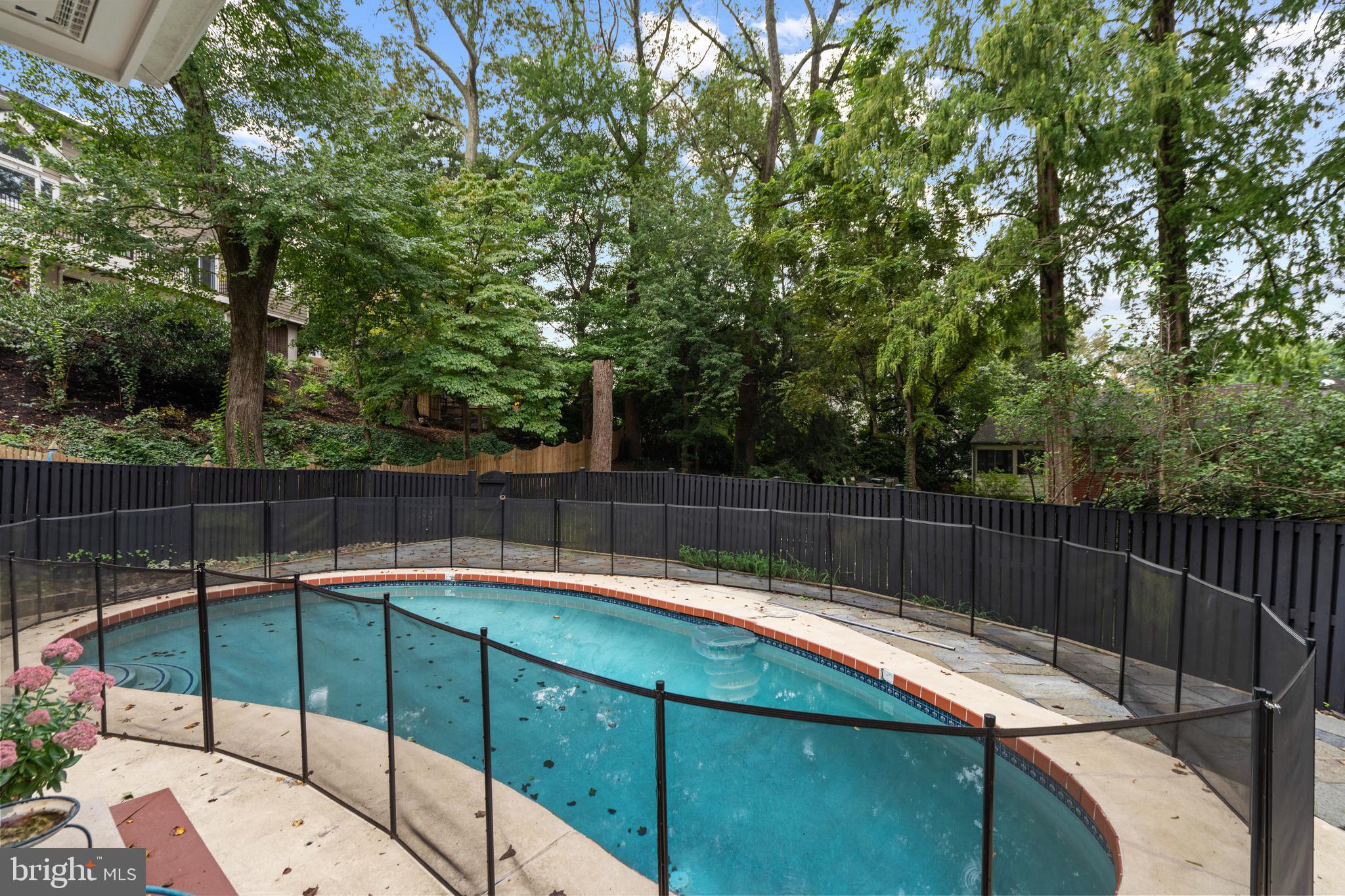 COUNTRY CLUB HILLS - Residential