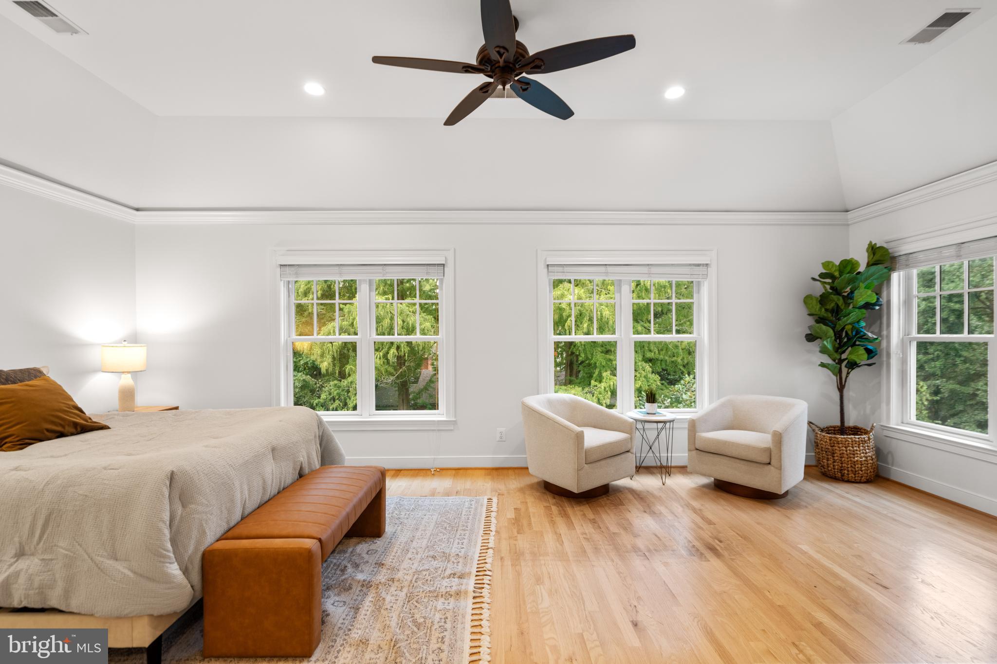 COUNTRY CLUB HILLS - Residential