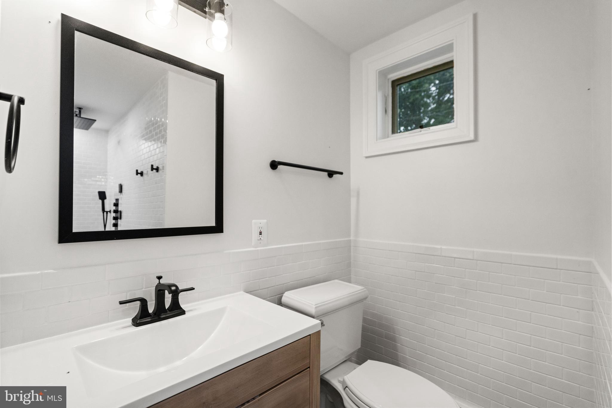 COUNTRY CLUB HILLS - Residential