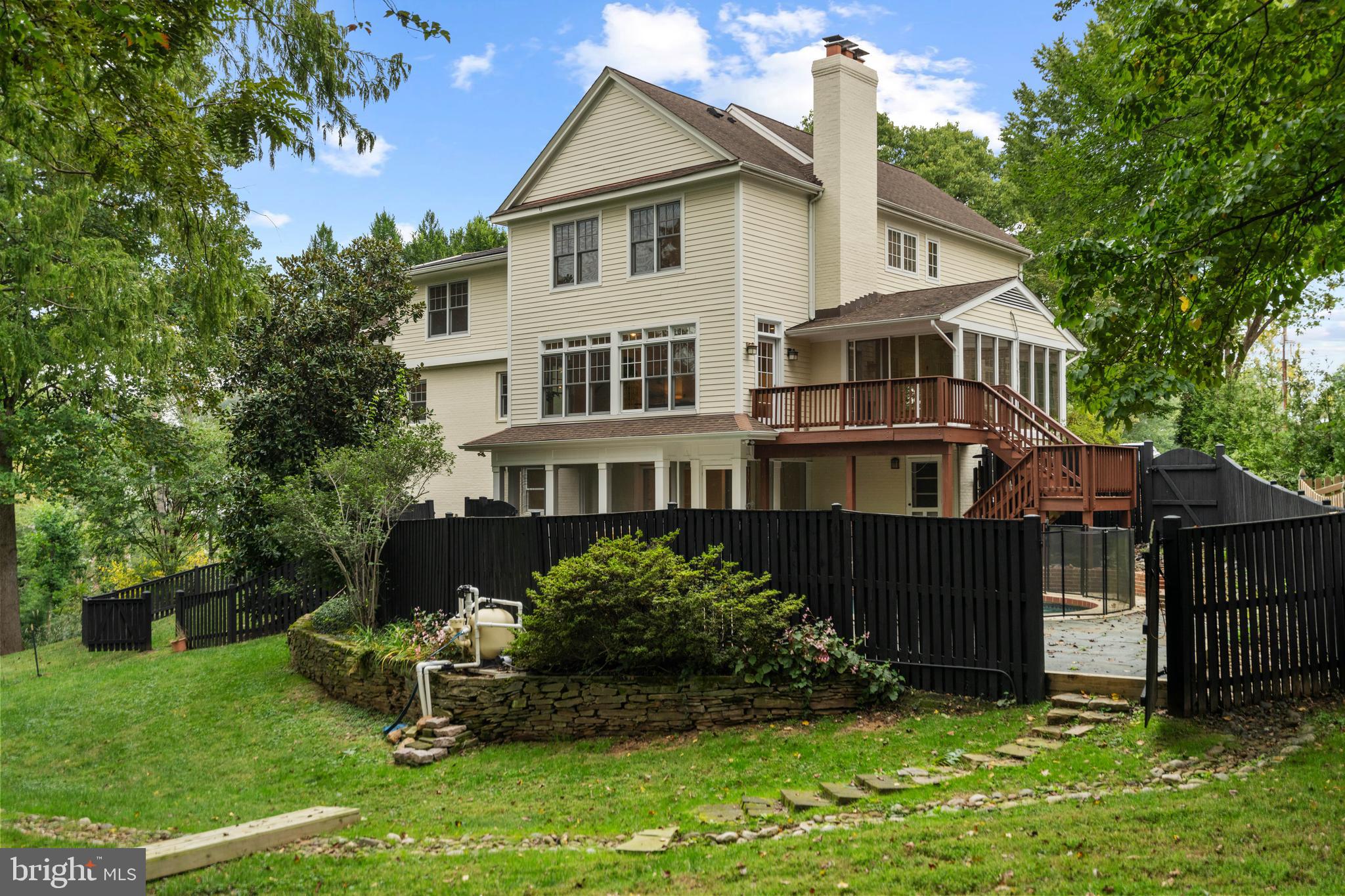 COUNTRY CLUB HILLS - Residential