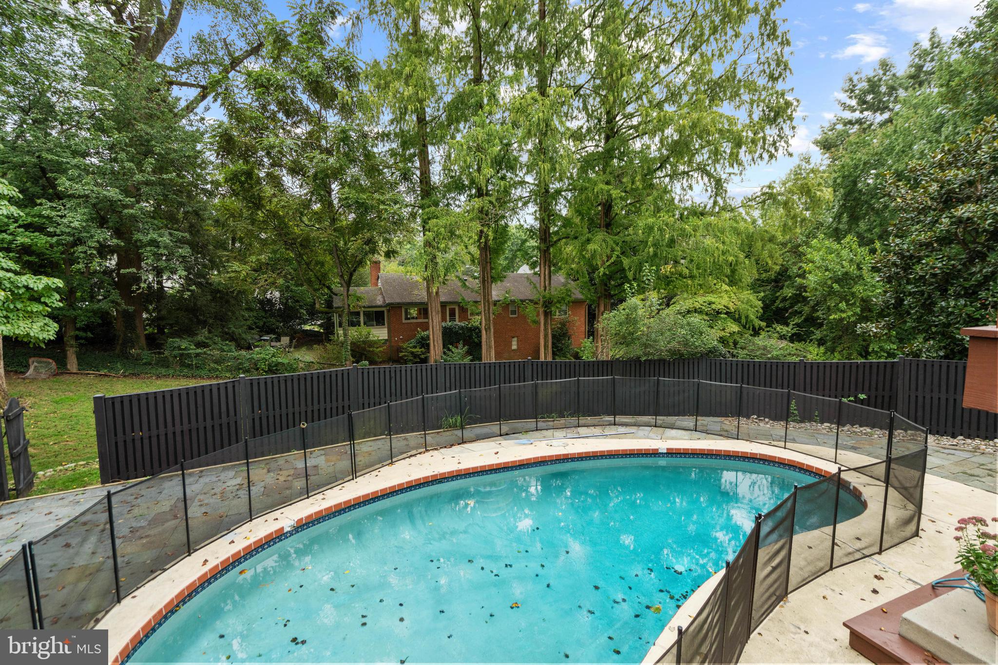 COUNTRY CLUB HILLS - Residential