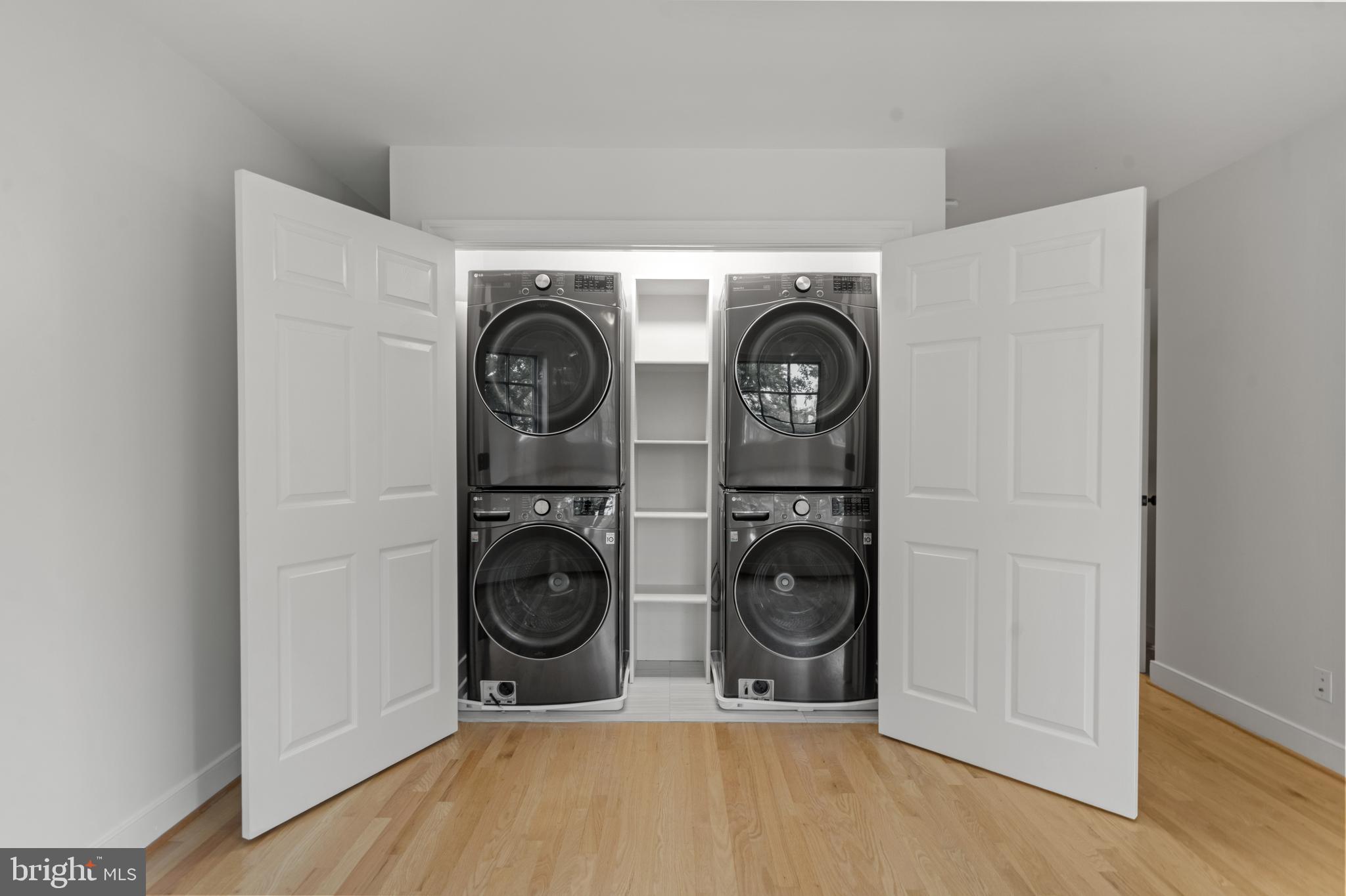 COUNTRY CLUB HILLS - Residential