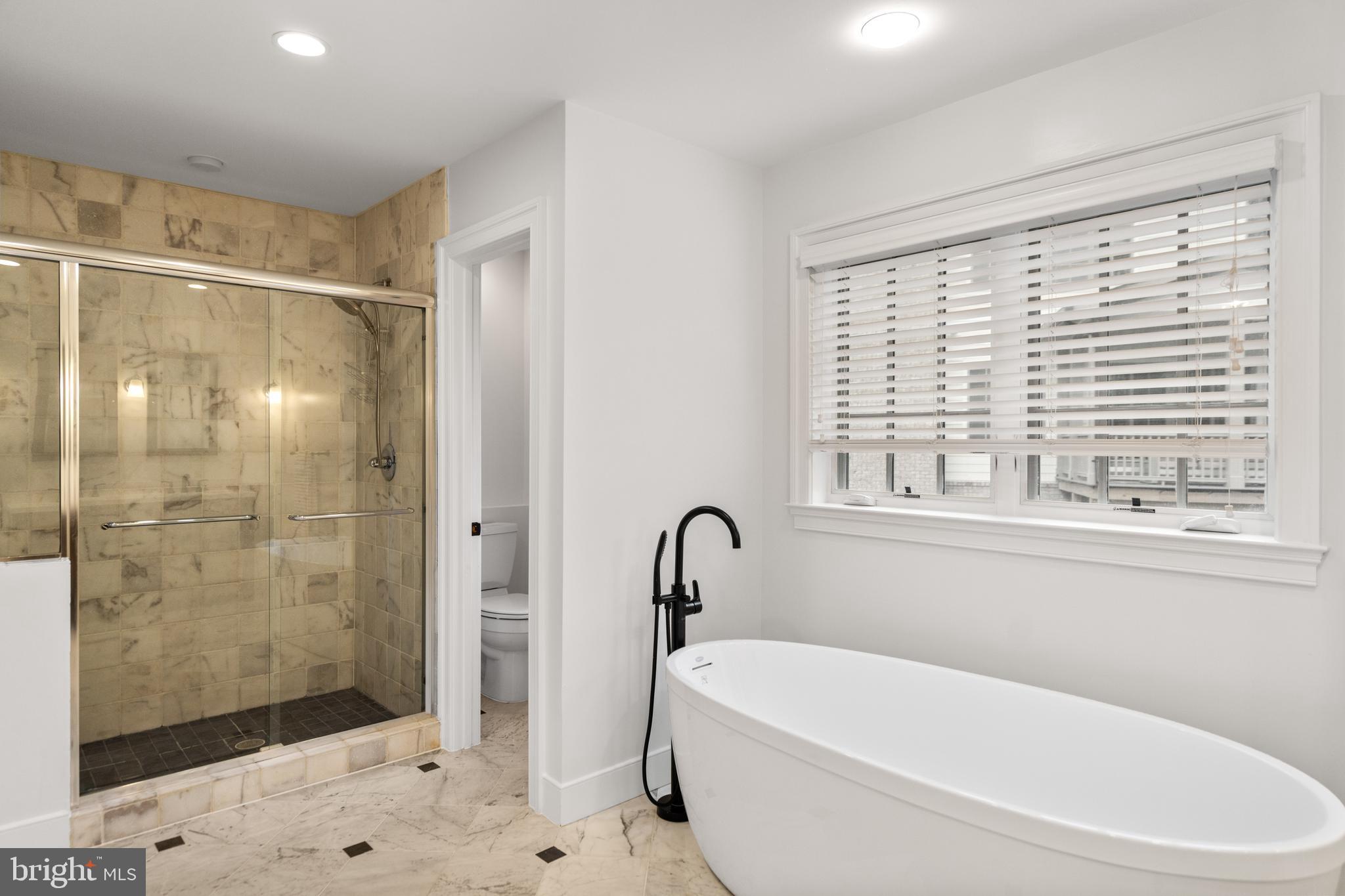 COUNTRY CLUB HILLS - Residential