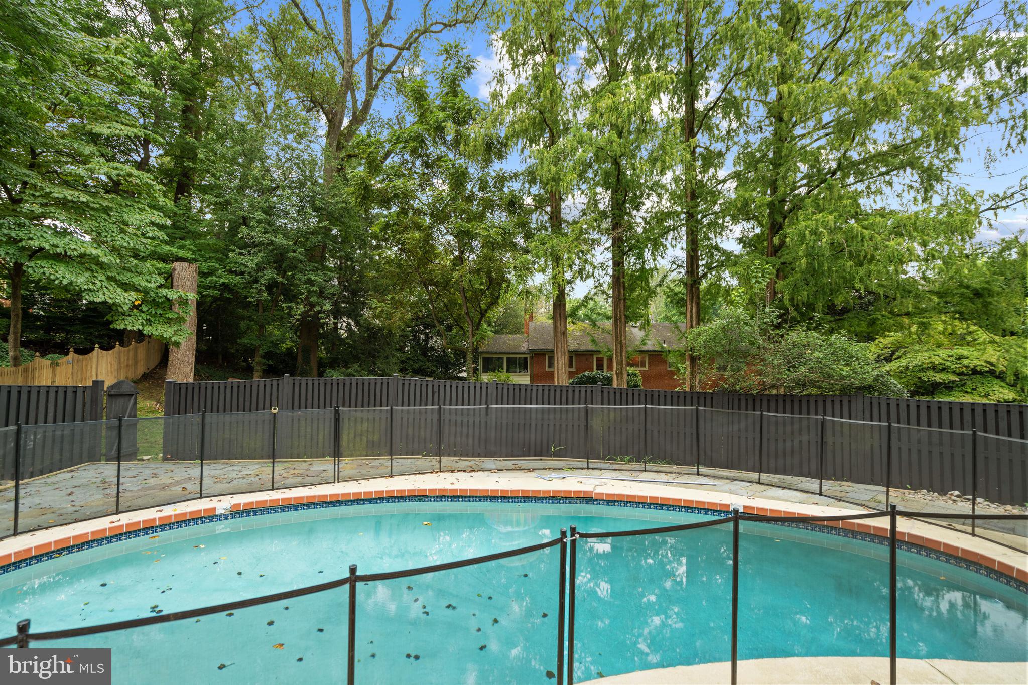 COUNTRY CLUB HILLS - Residential