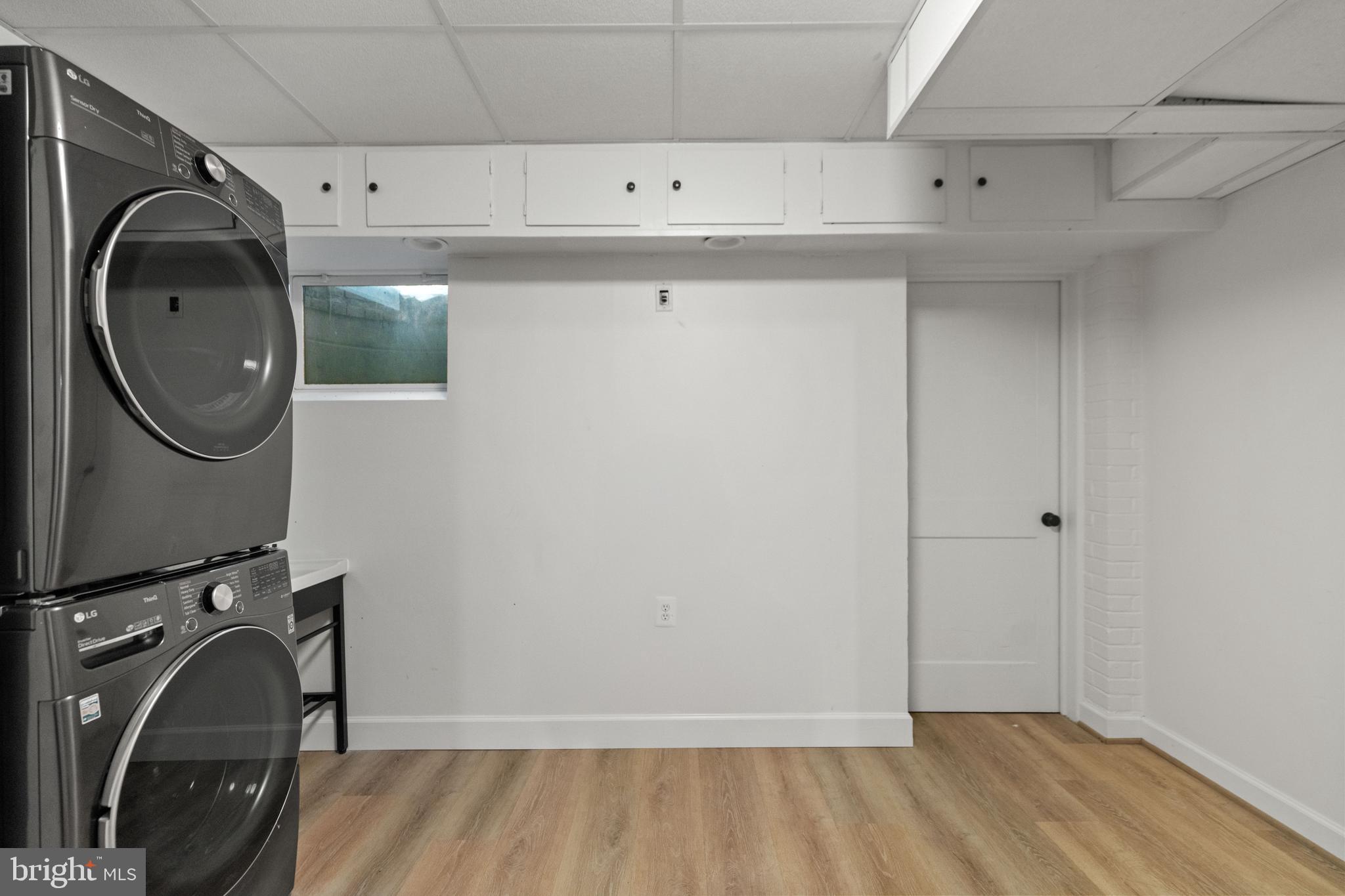 COUNTRY CLUB HILLS - Residential