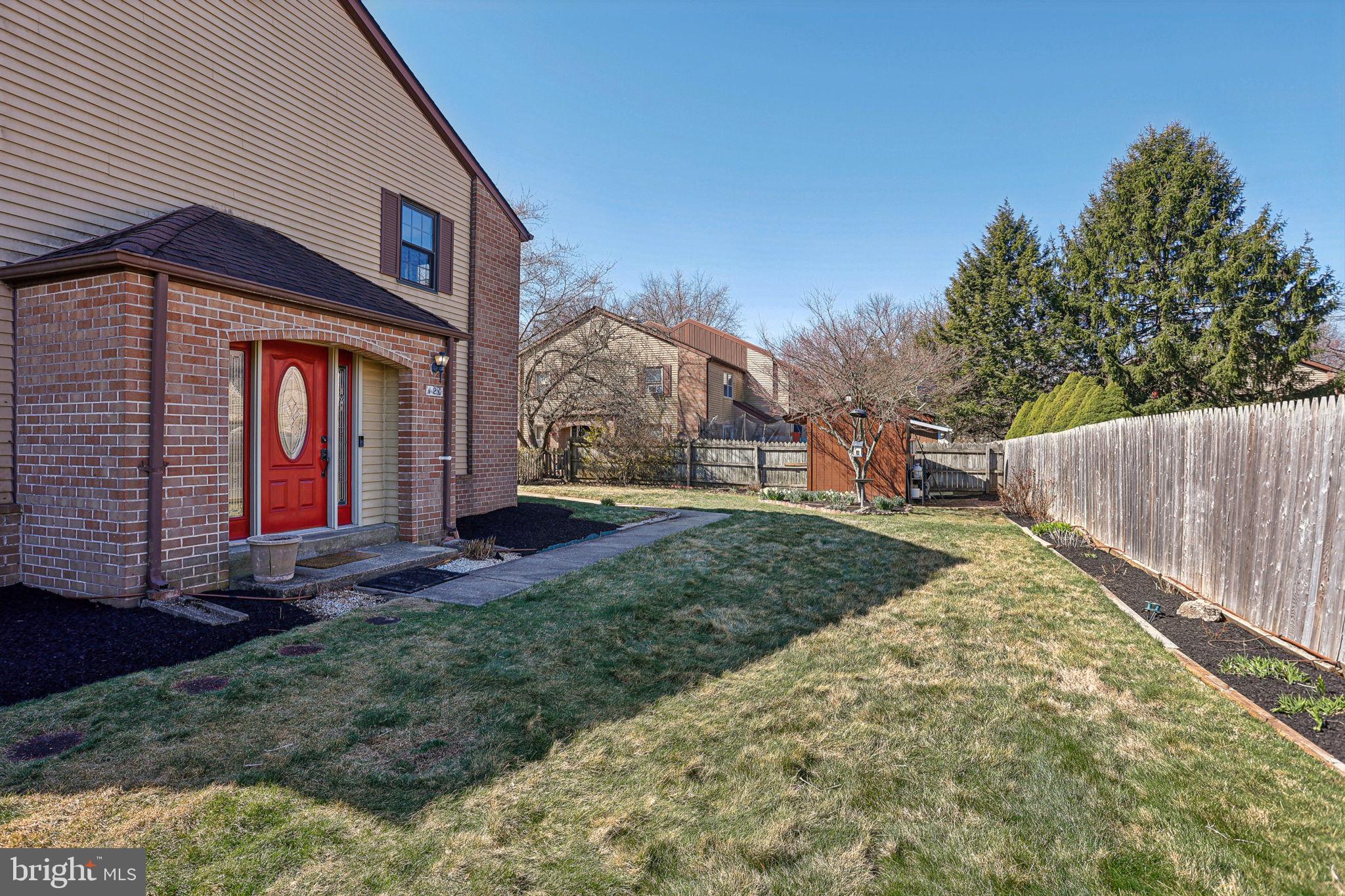 HOLLYBROOKE - Residential