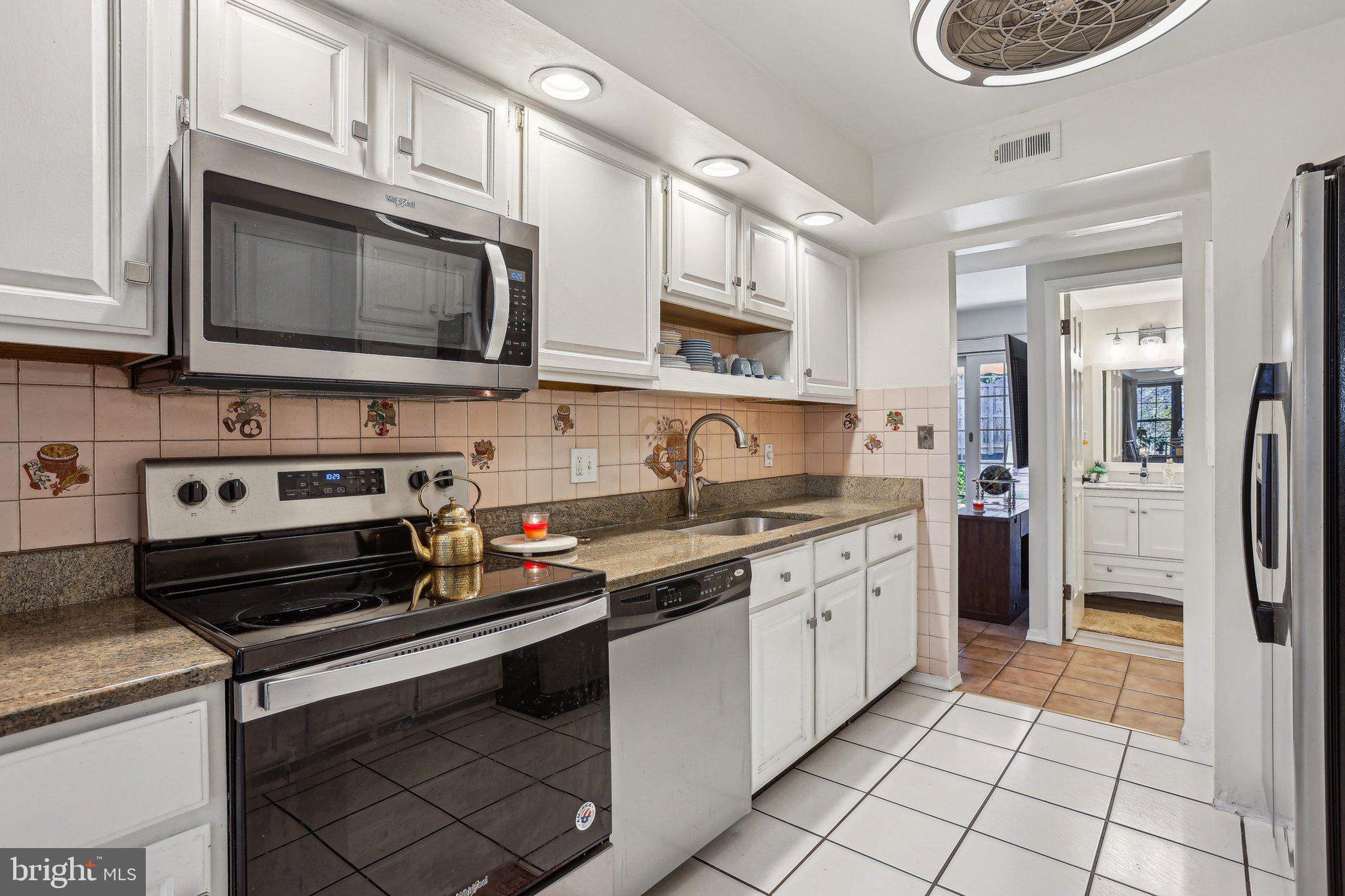 HOLLYBROOKE - Residential