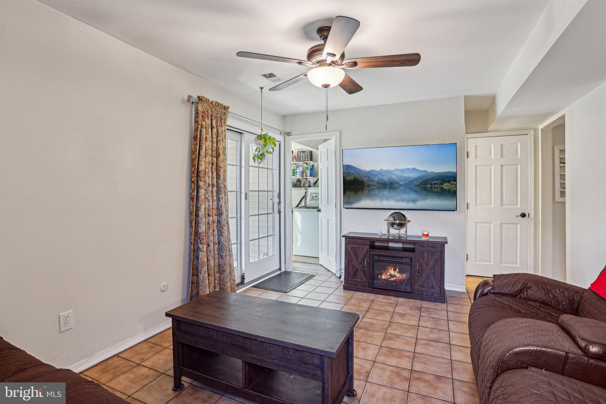 HOLLYBROOKE - Residential