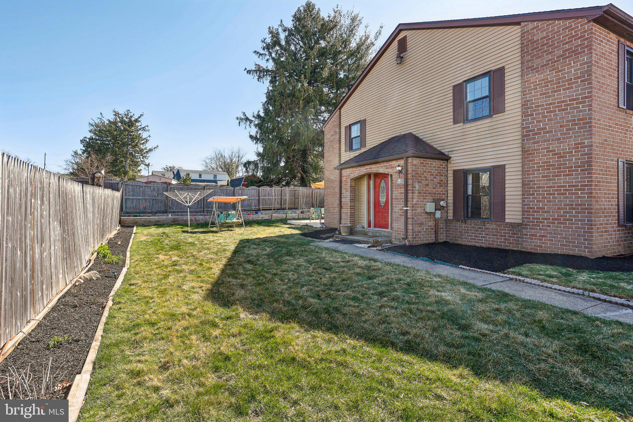 HOLLYBROOKE - Residential