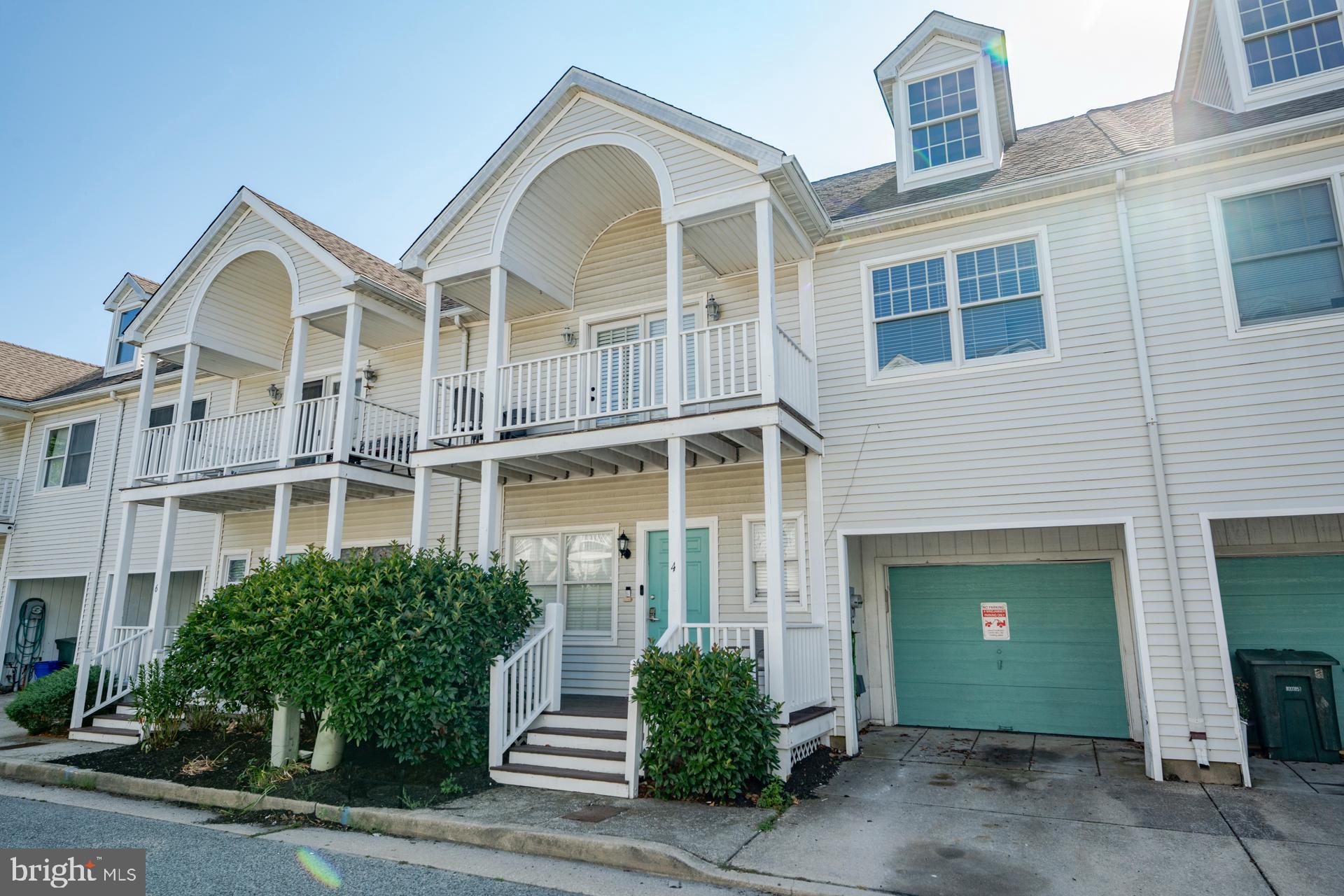 4 WINDJAMMER COURT