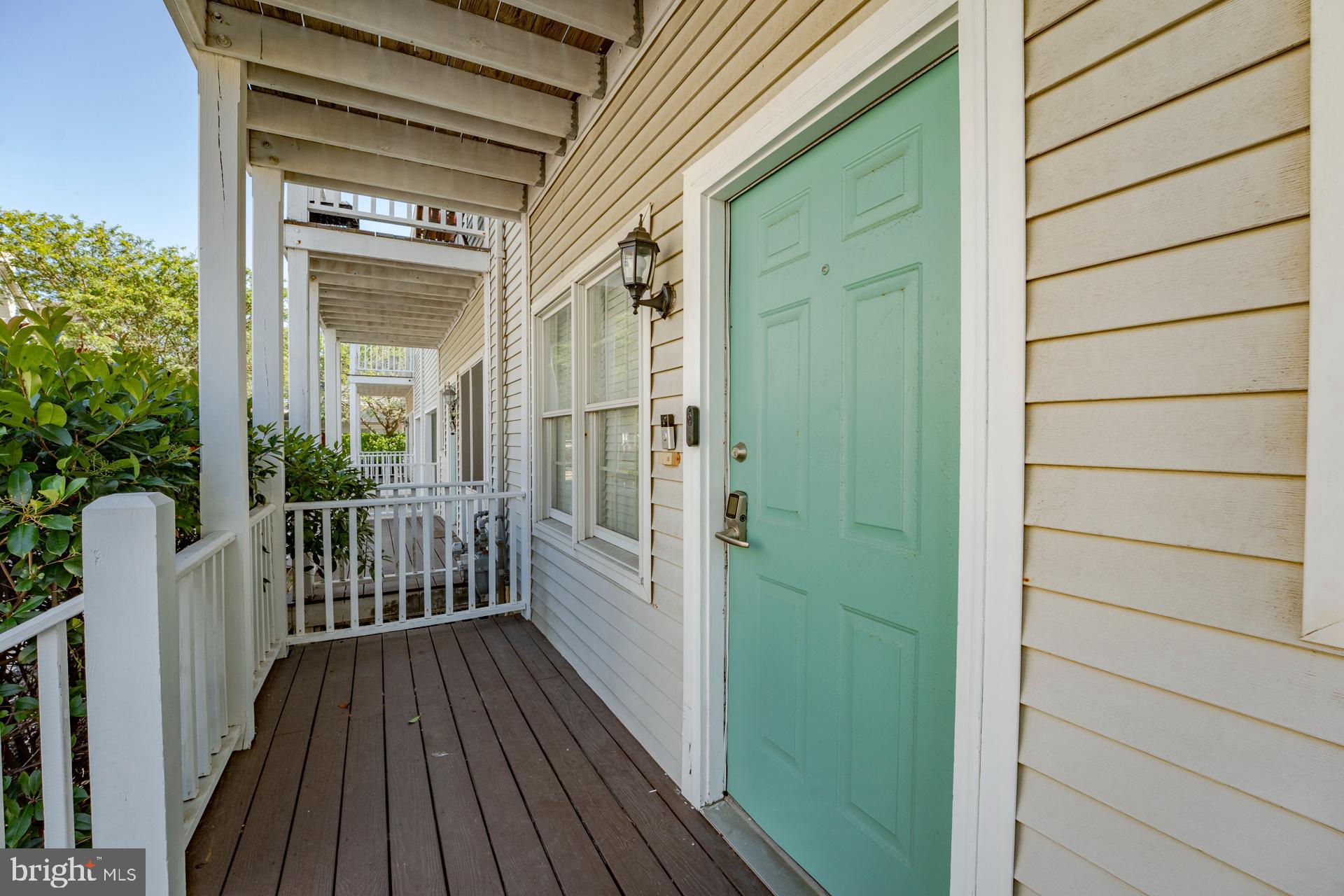 4 WINDJAMMER COURT
