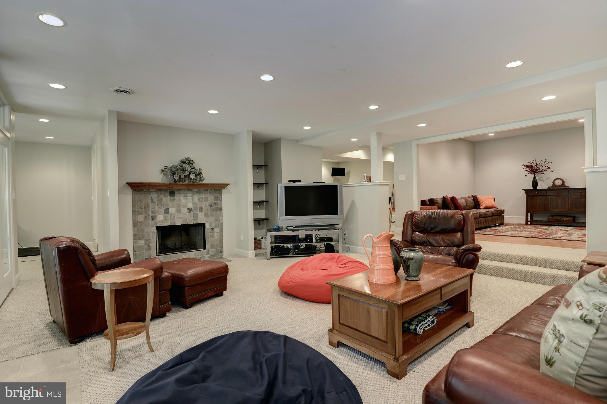 MERRY GO ROUND FARM - Residential