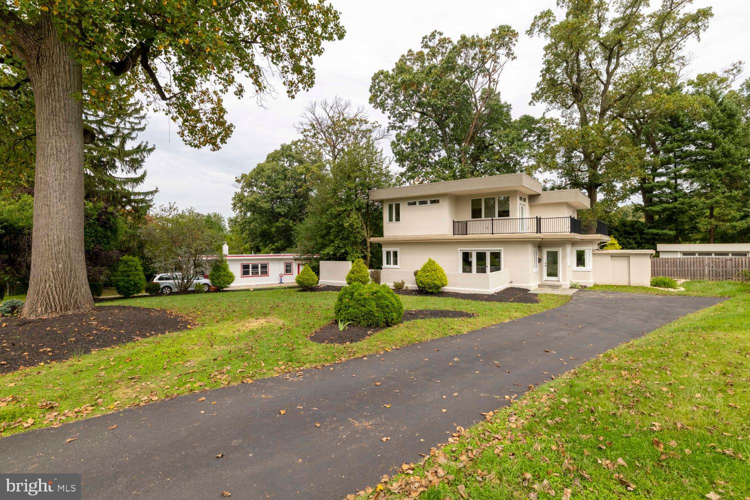 8107 GLADSTONE ROAD