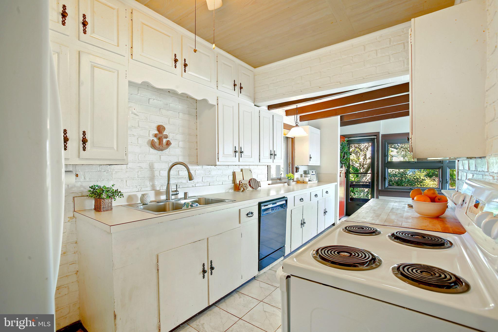 SHOREHAM BEACH - Residential