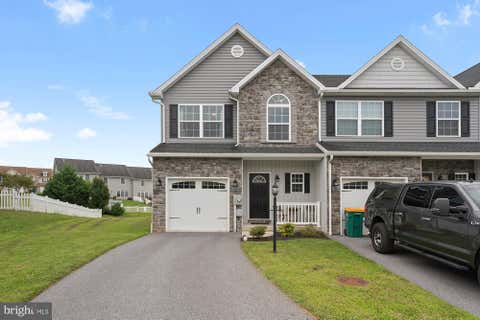 Townhouse For Sale - 409 Tritle Avenue<br/> WAYNESBORO, PA 17268