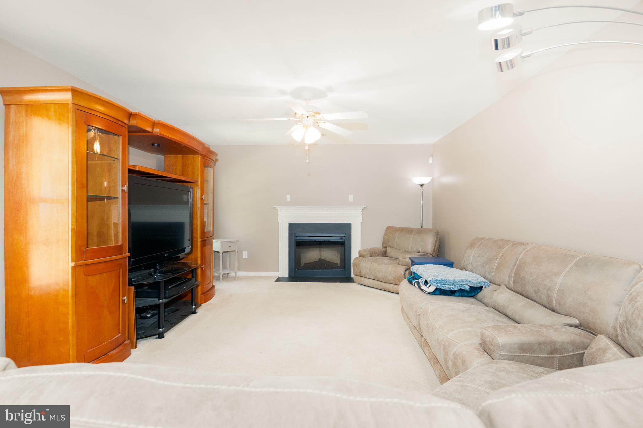 COUNTRYSIDE - Residential