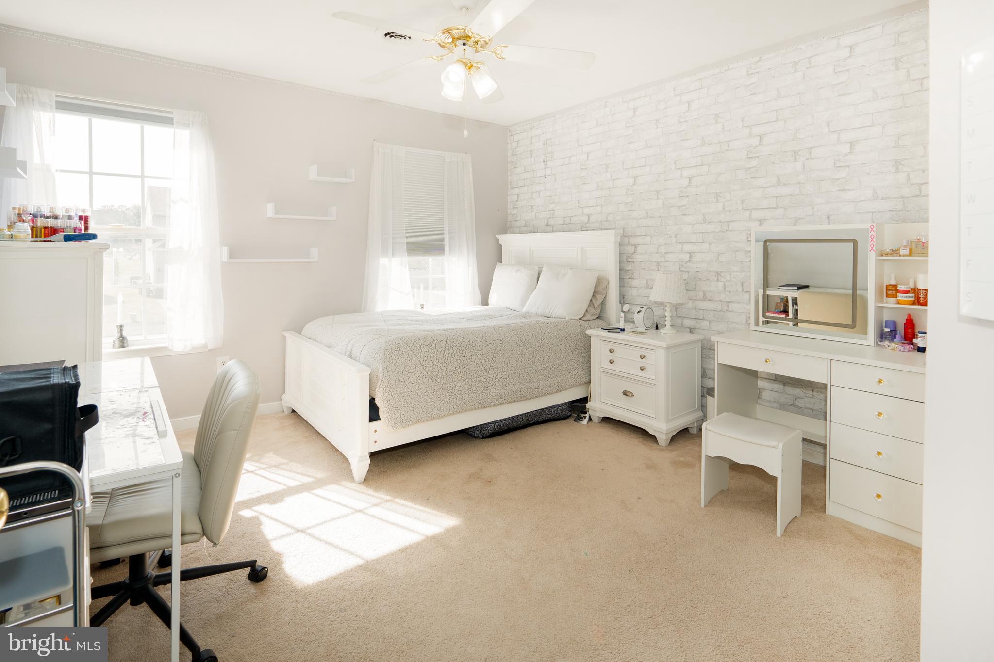 COUNTRYSIDE - Residential