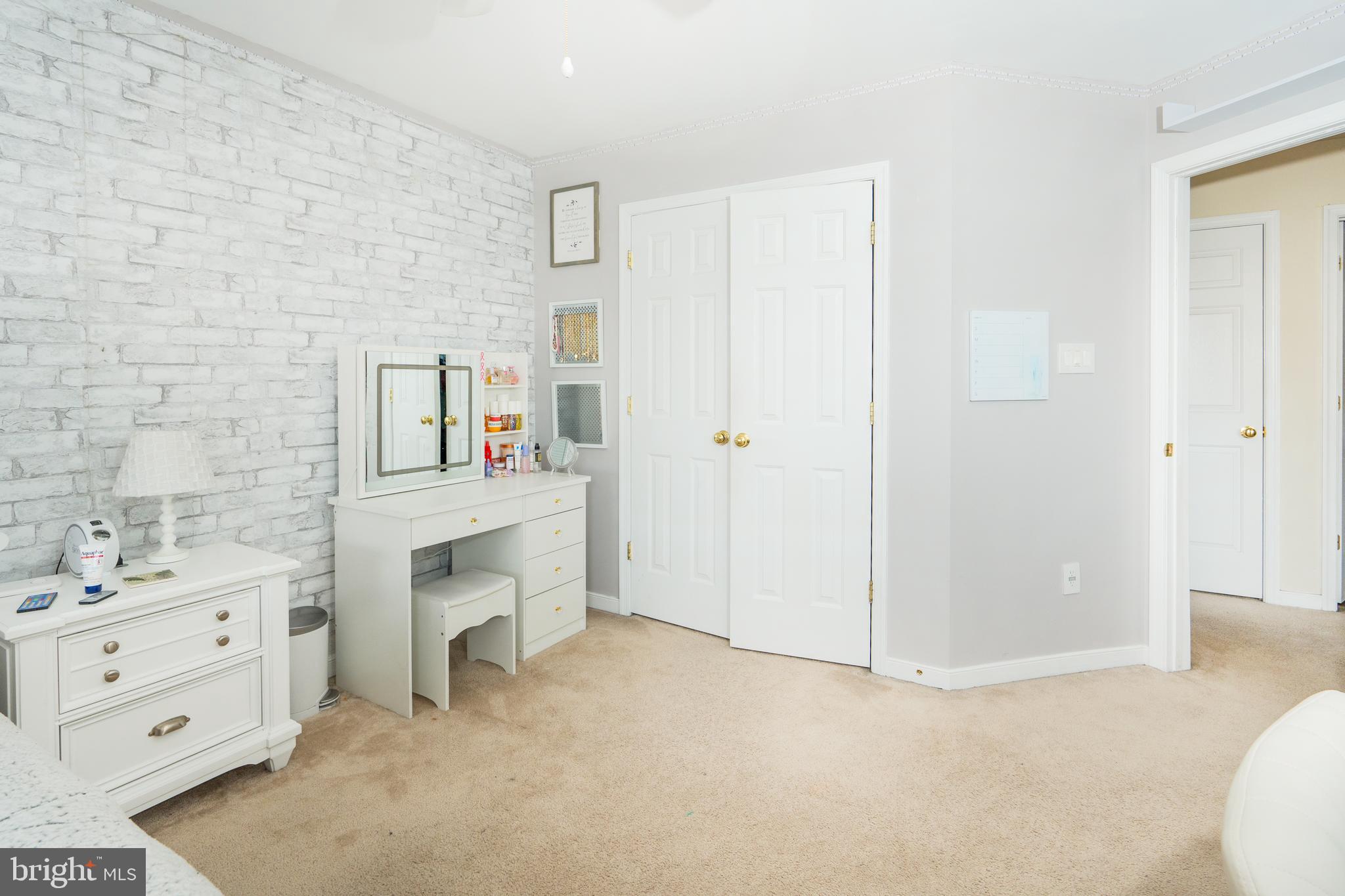 COUNTRYSIDE - Residential