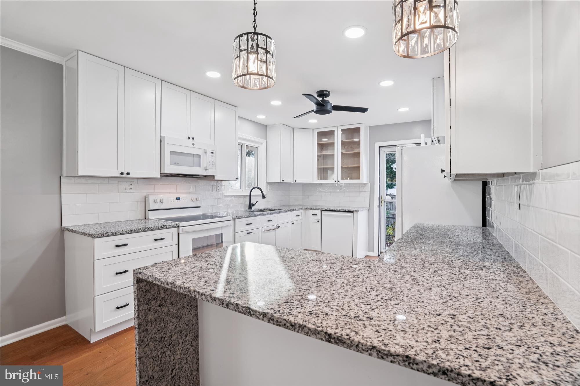 CALVERTON - Residential