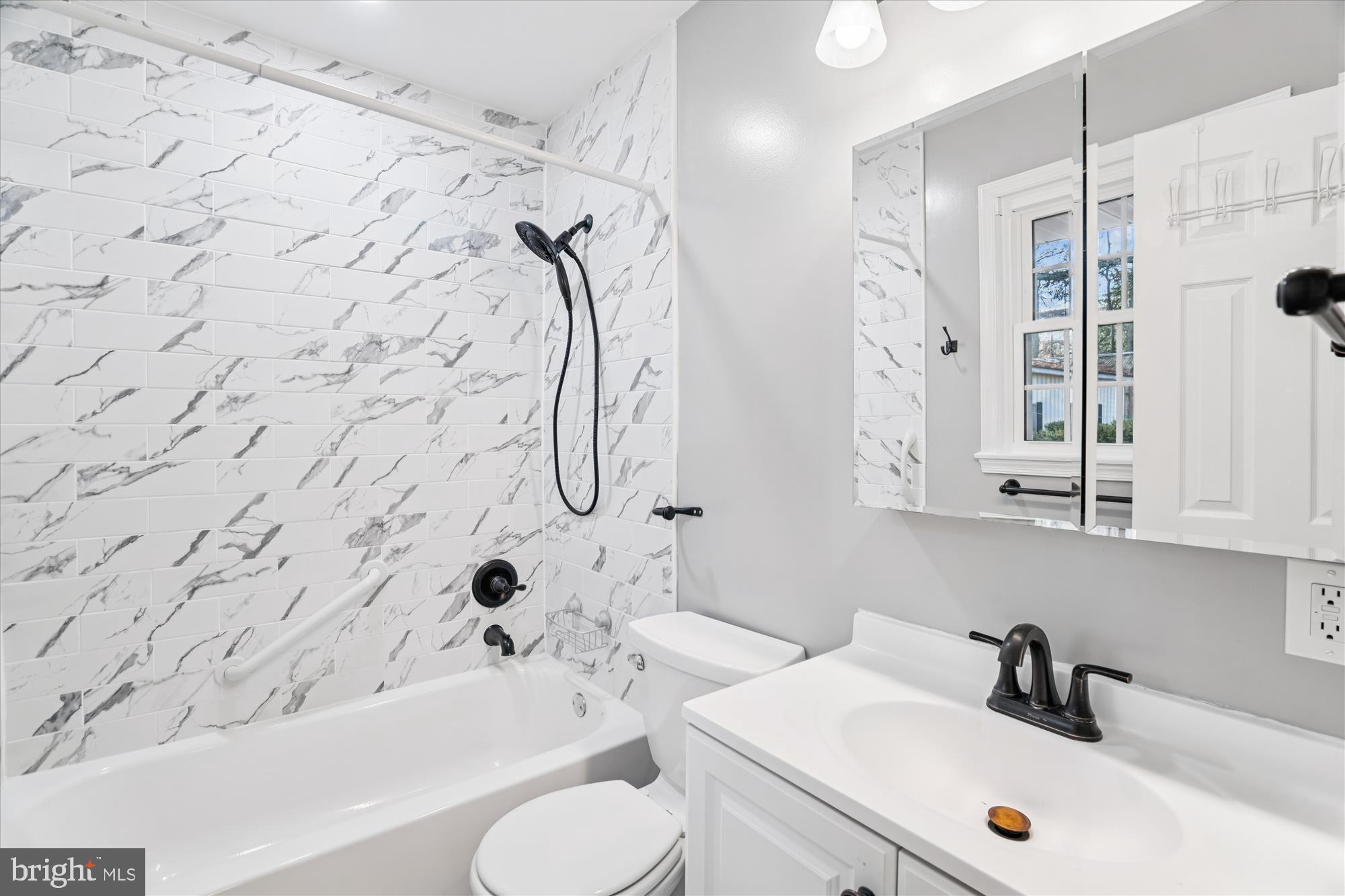 CALVERTON - Residential