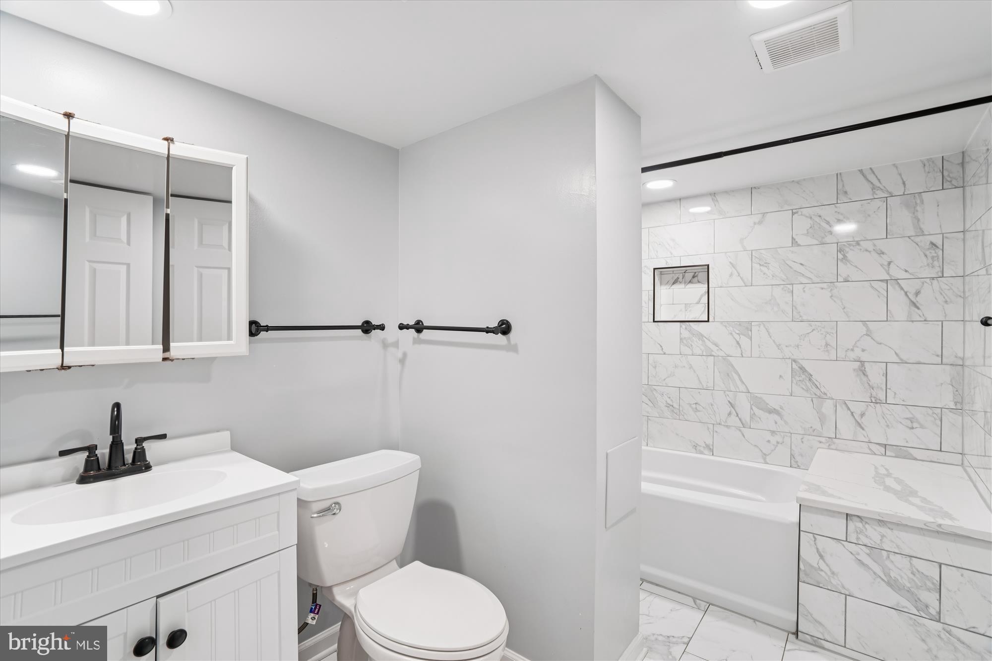 CALVERTON - Residential