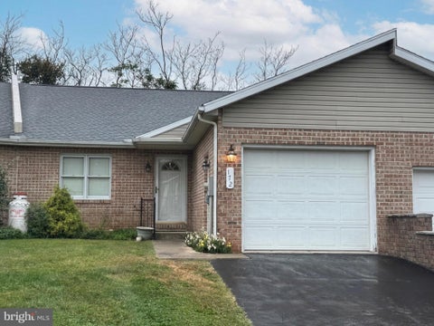 Townhouse For Sale - 172 Antietam Drive<br/> WAYNESBORO, PA 17268