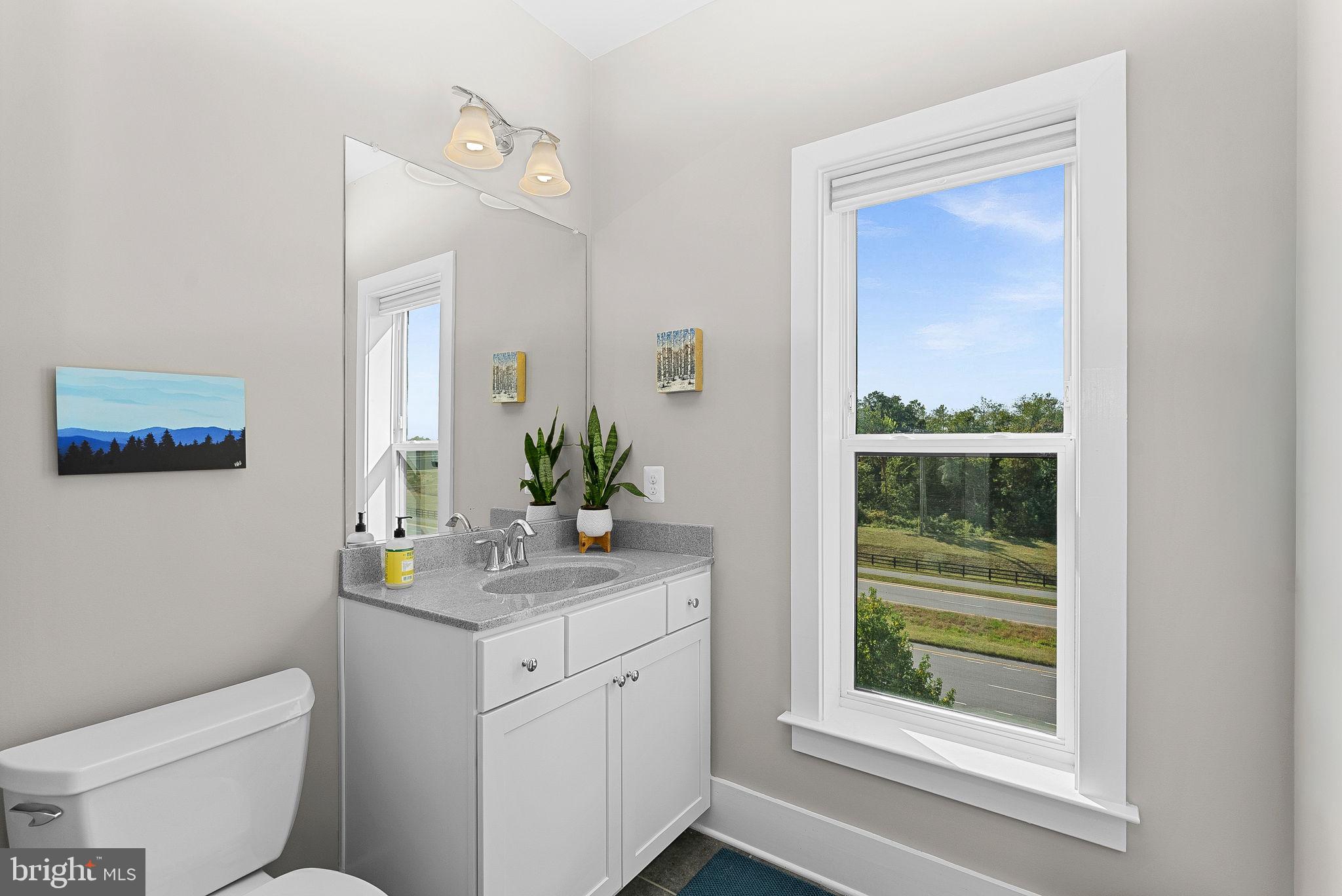 ASHBURN OVERLOOK - Residential