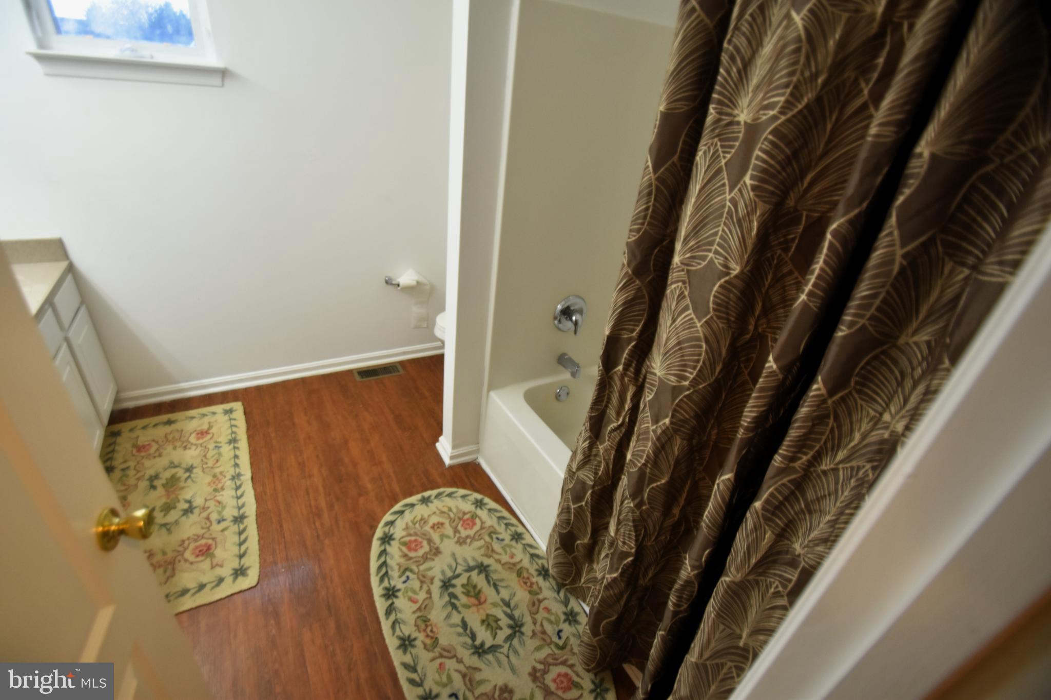 KNOTTS LANDING - Residential