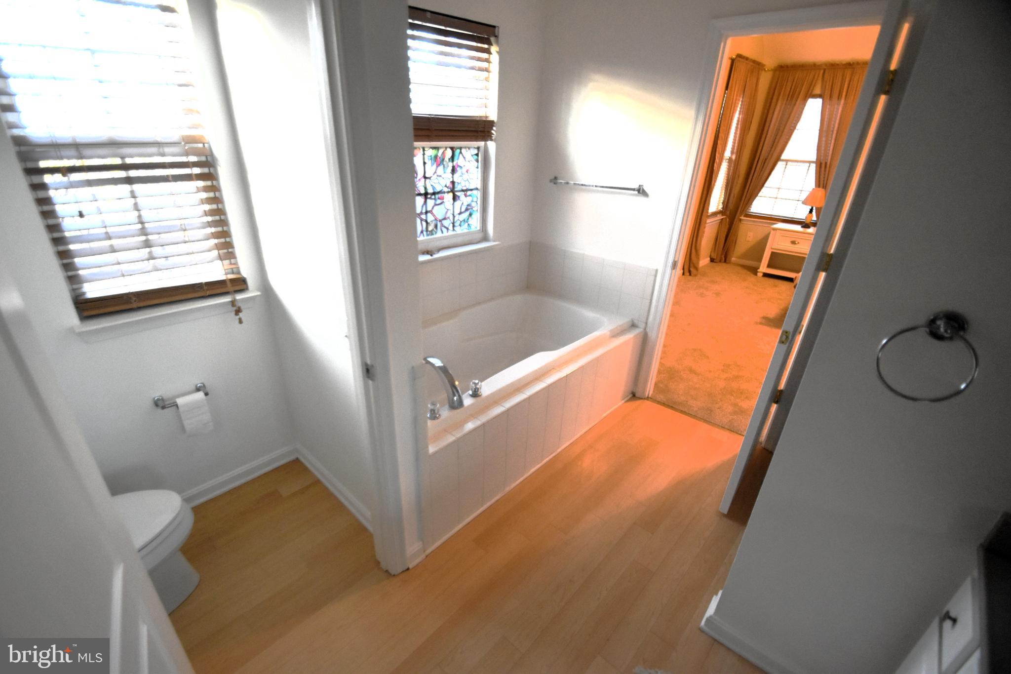 KNOTTS LANDING - Residential