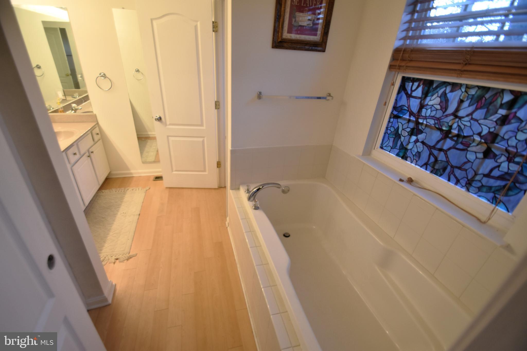 KNOTTS LANDING - Residential