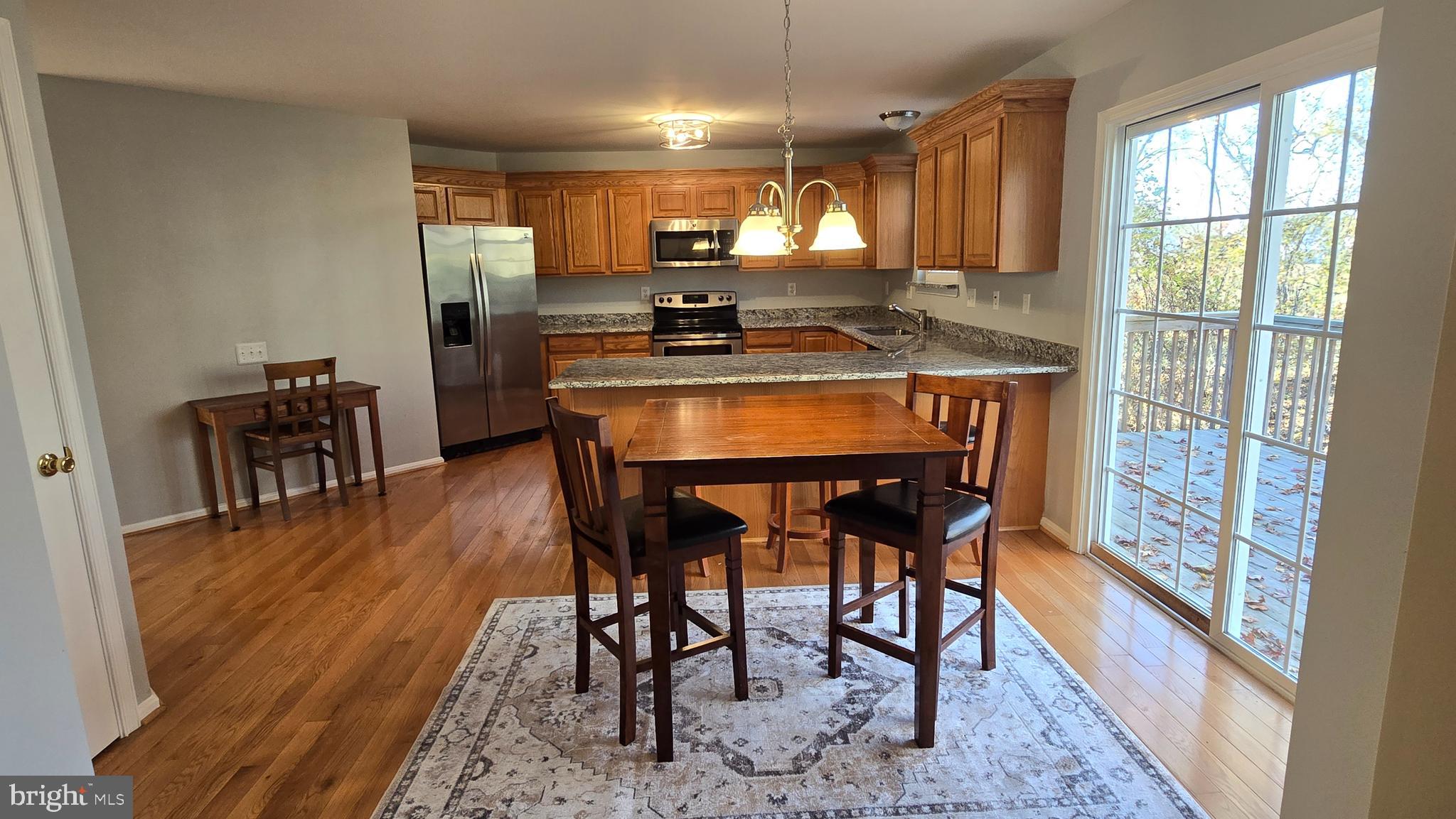 KNOTTS LANDING - Residential