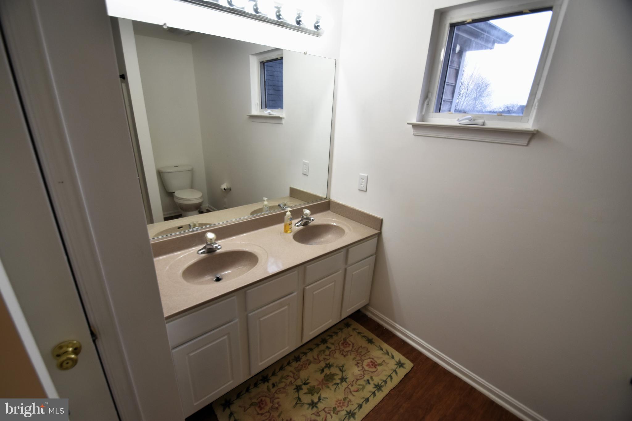 KNOTTS LANDING - Residential