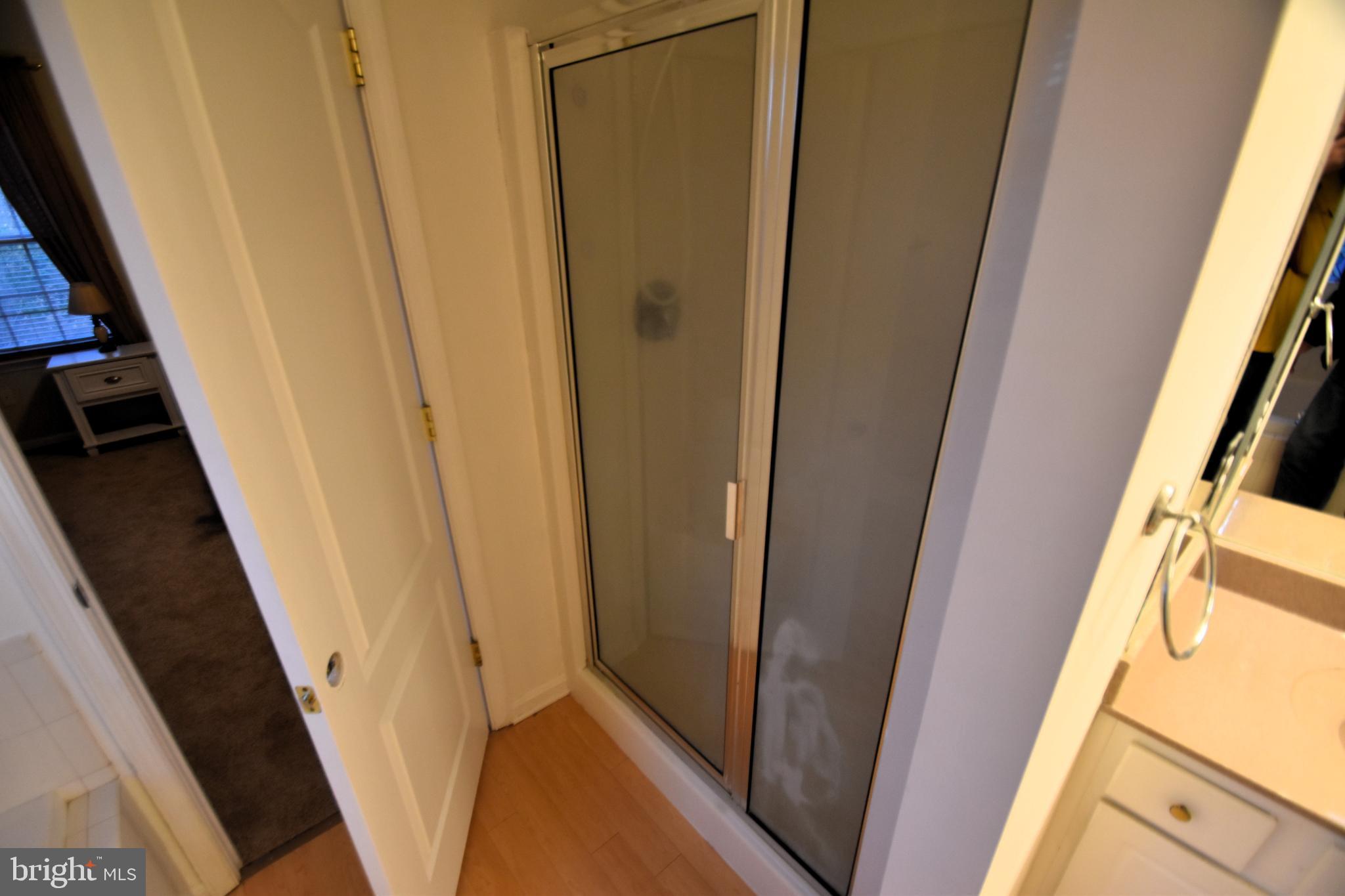 KNOTTS LANDING - Residential