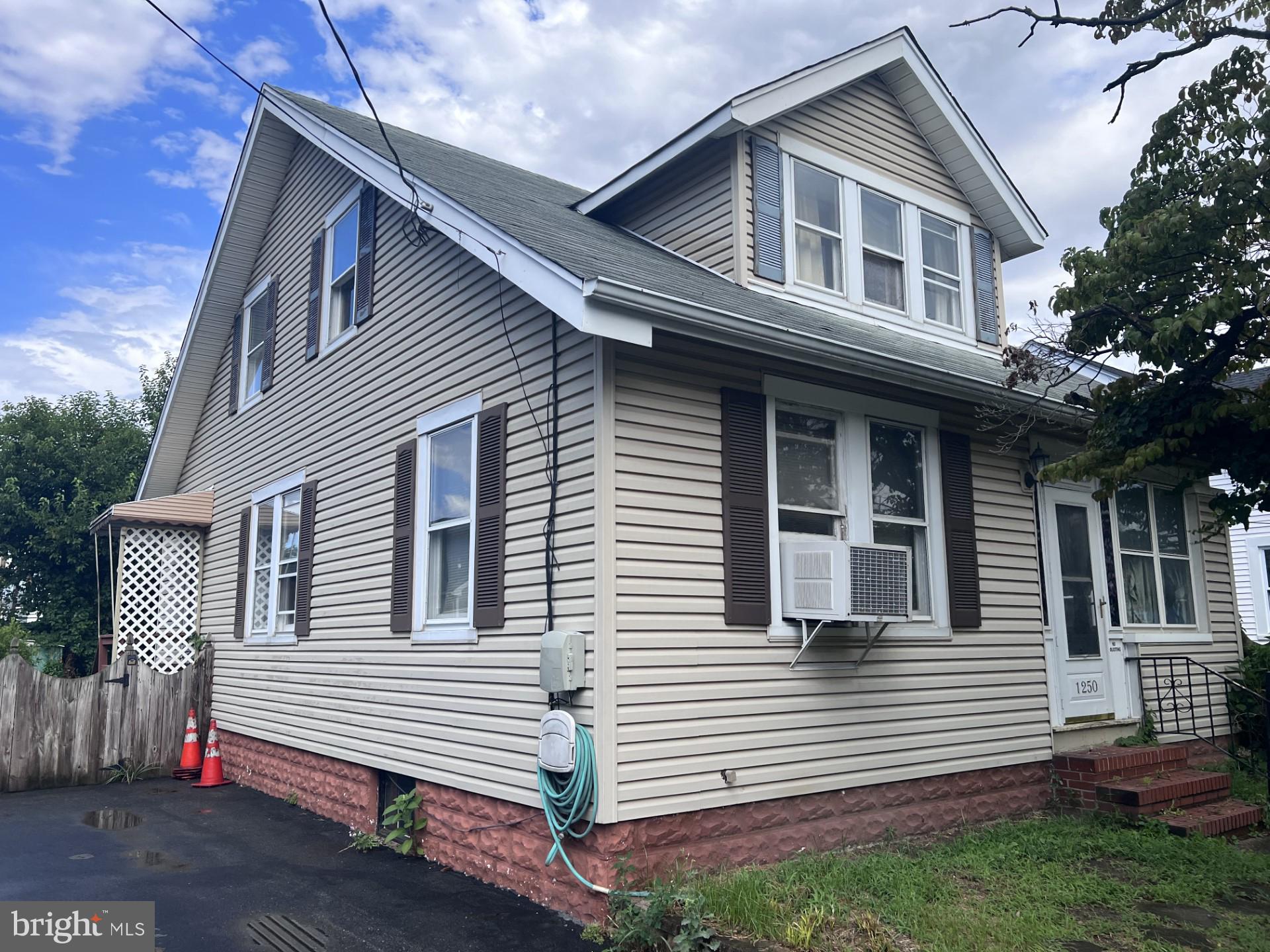 ARBUTUS TERRACE - Residential