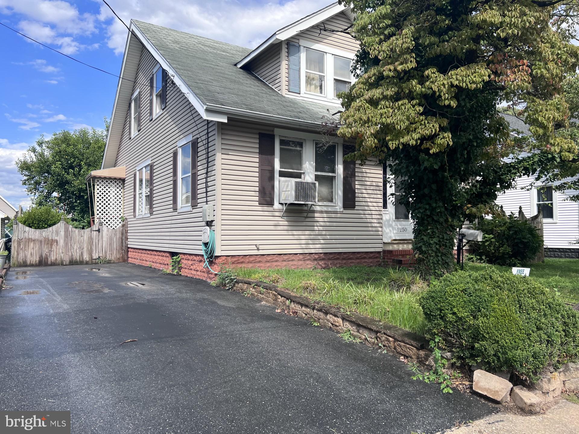 ARBUTUS TERRACE - Residential