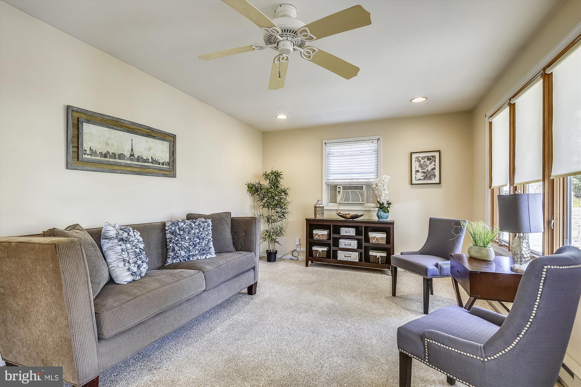 HILLENDALE PARK - Residential