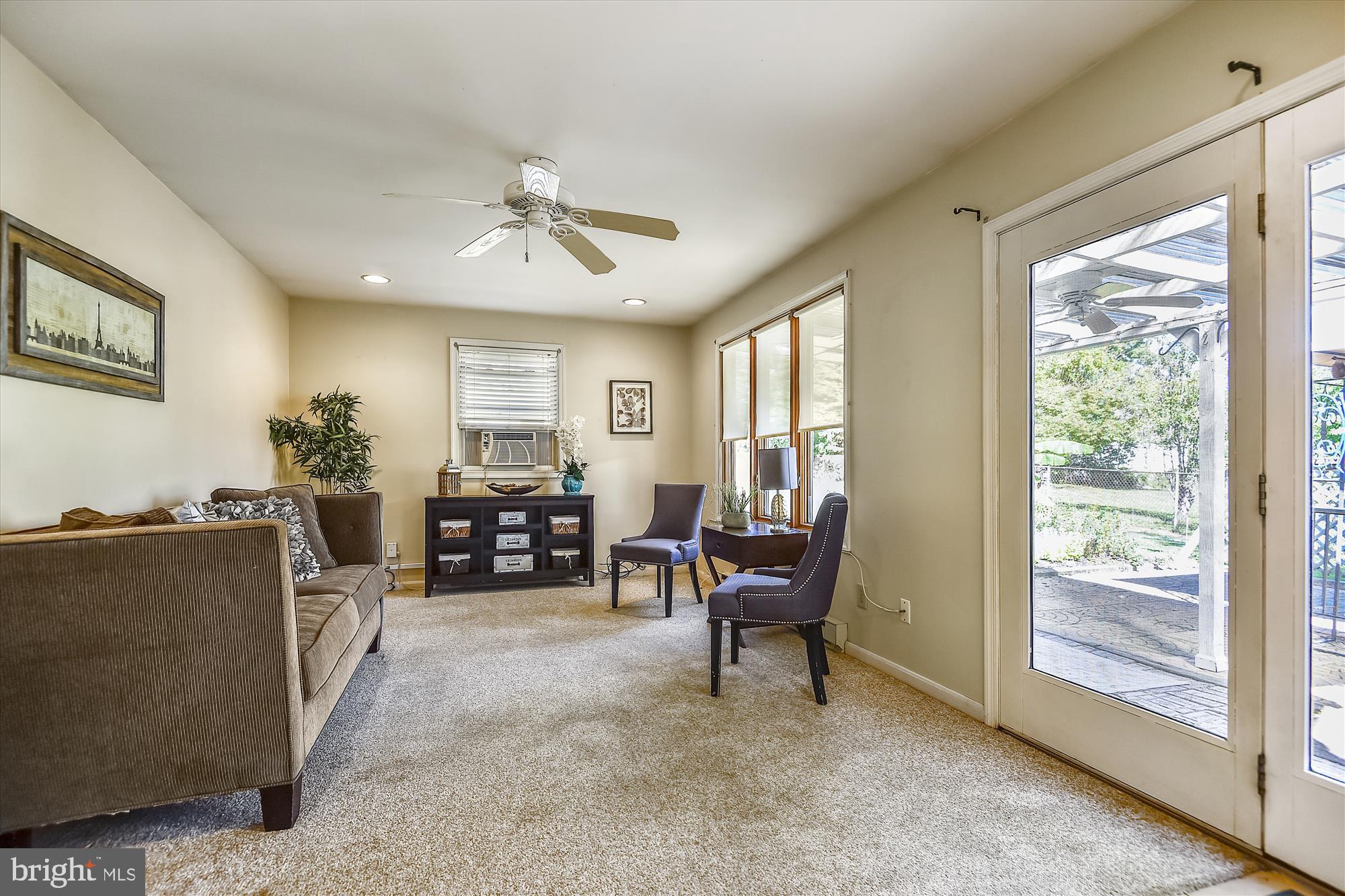 HILLENDALE PARK - Residential