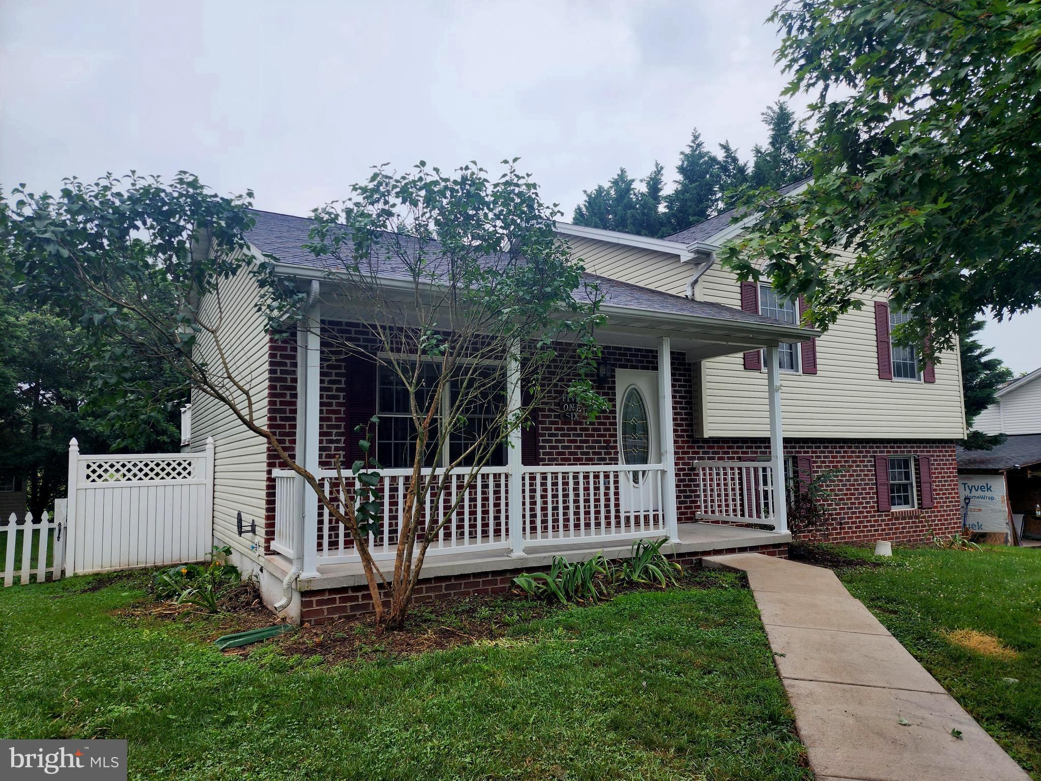 516 LEXINGTON WAY