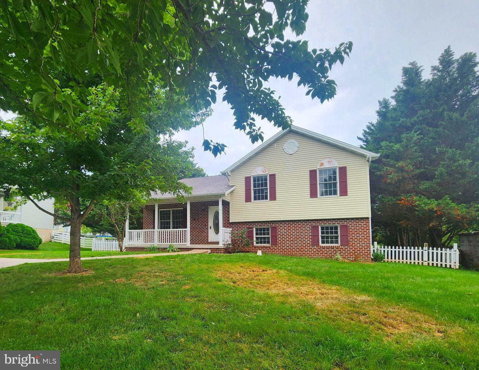 516 LEXINGTON WAY