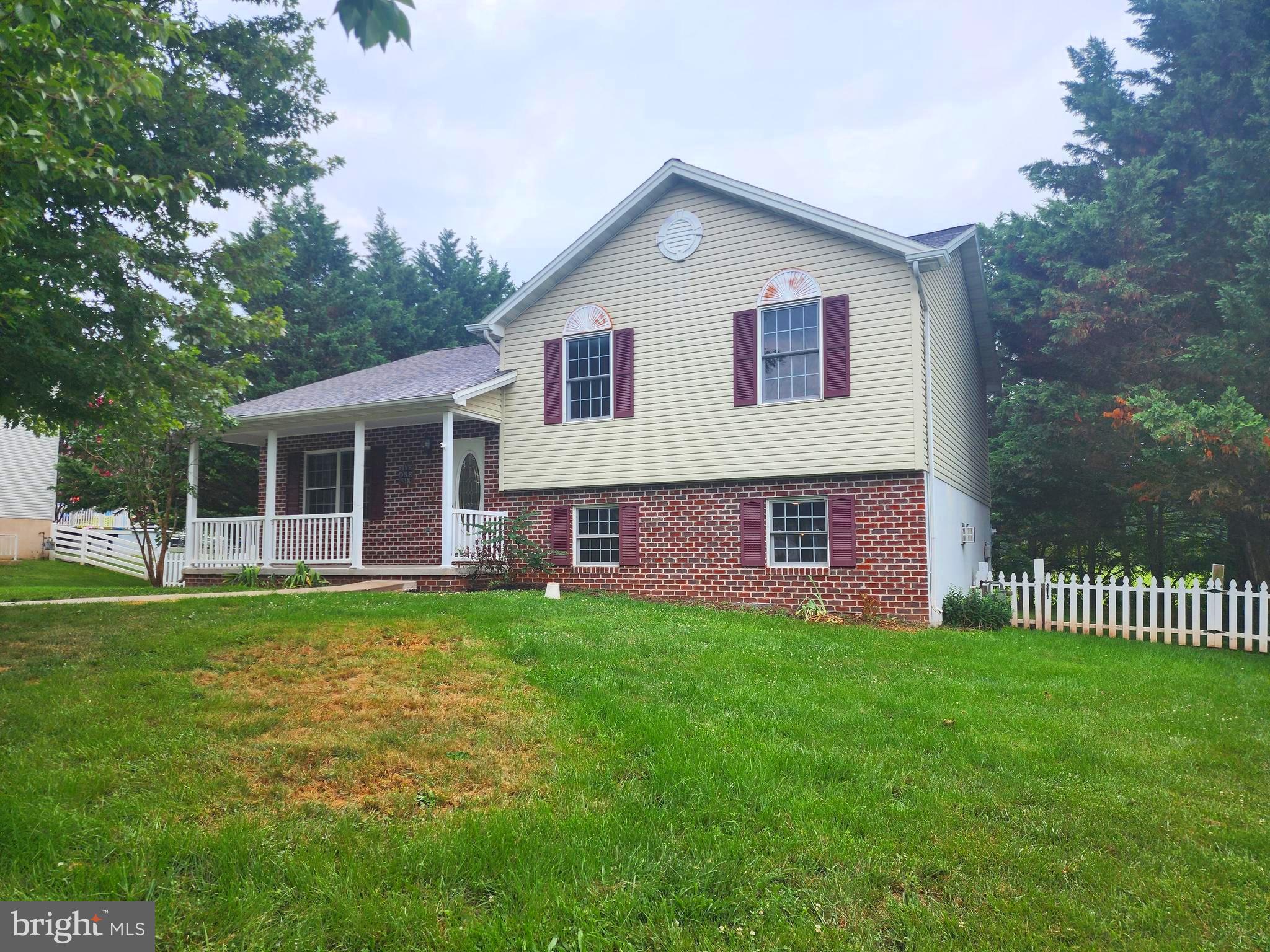 516 LEXINGTON WAY