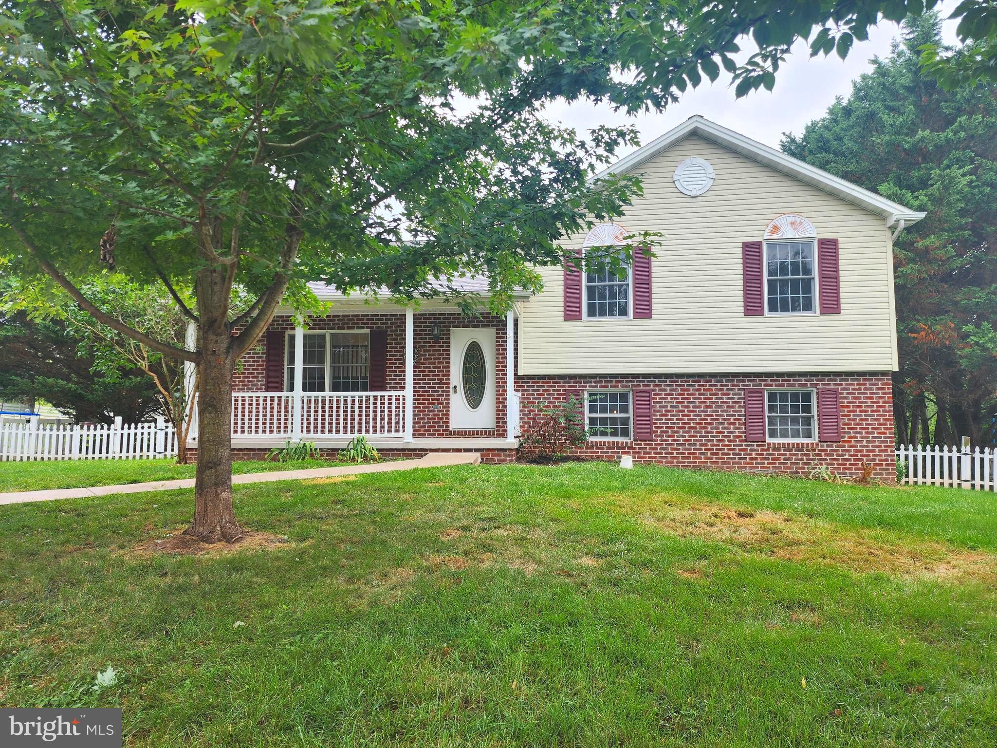 516 LEXINGTON WAY