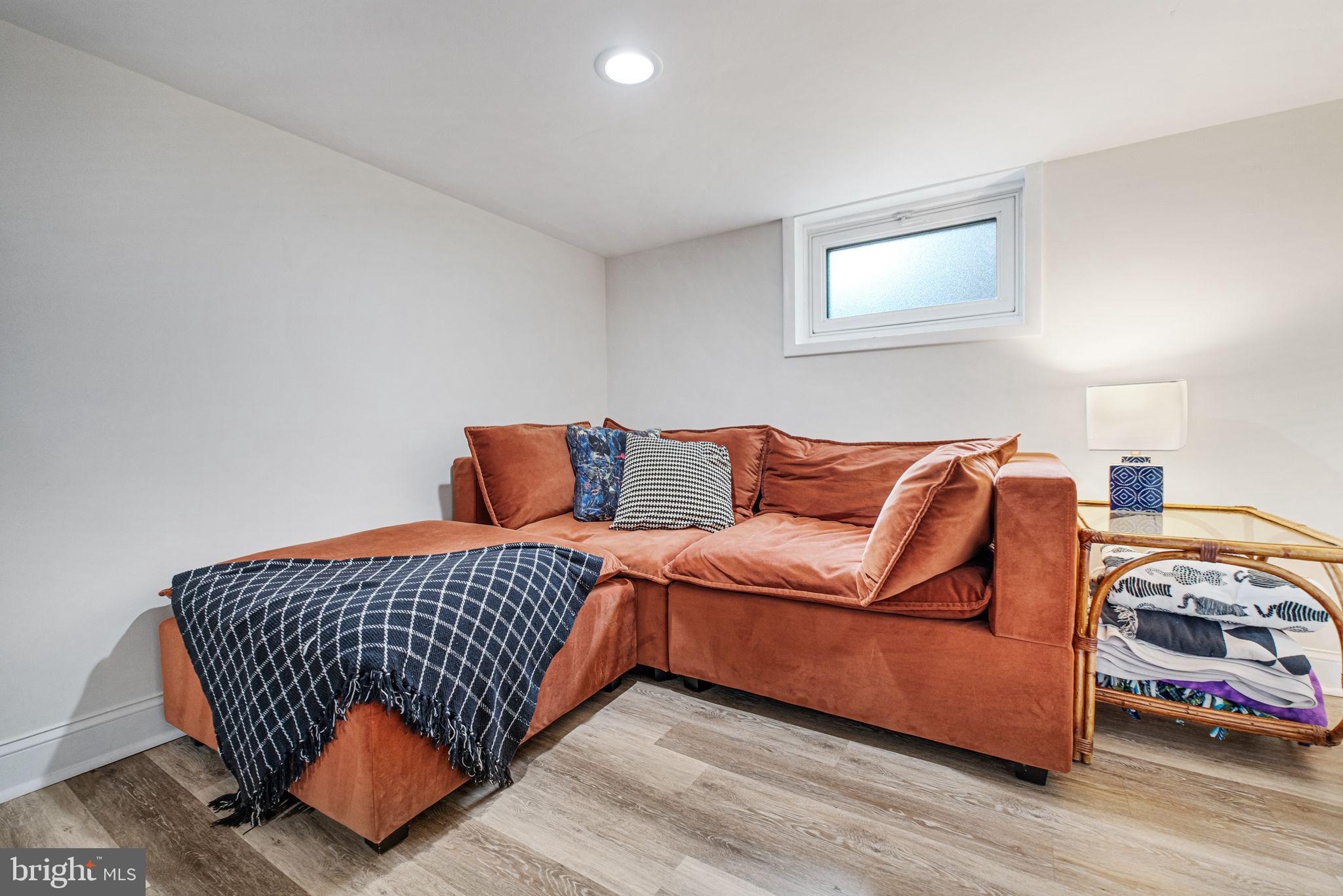 BRENTWOOD - Residential