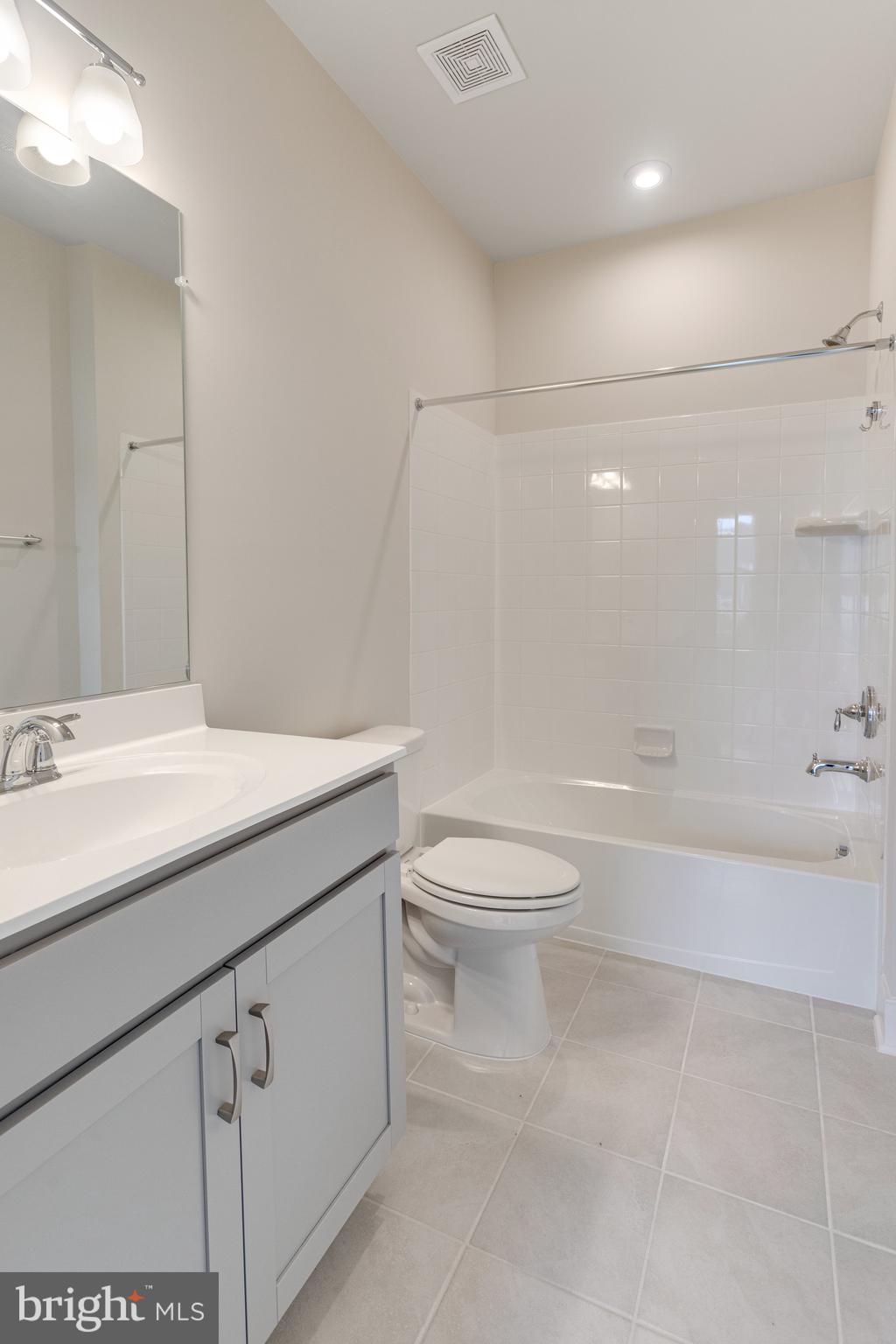 POTOMAC SHORES - Residential Lease