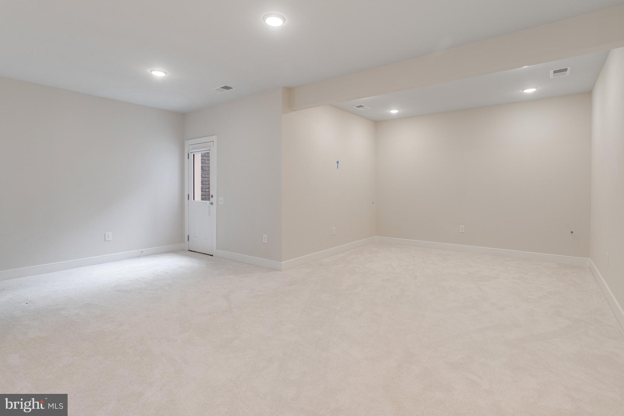 POTOMAC SHORES - Residential Lease