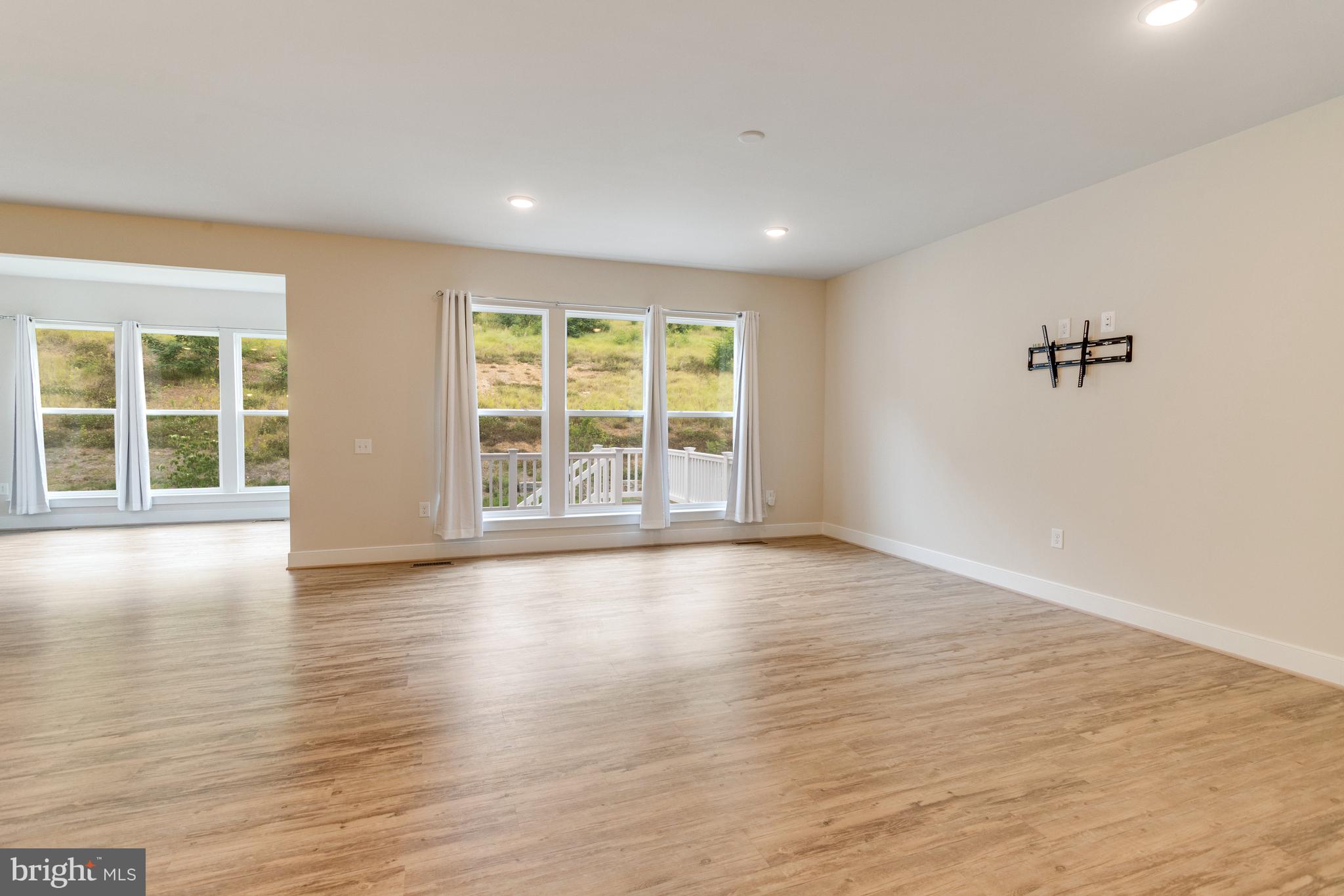 POTOMAC SHORES - Residential Lease