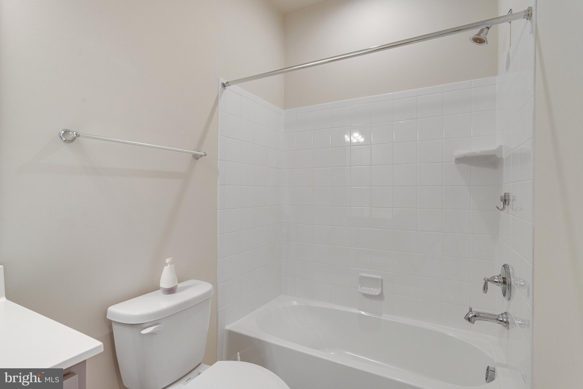 POTOMAC SHORES - Residential Lease