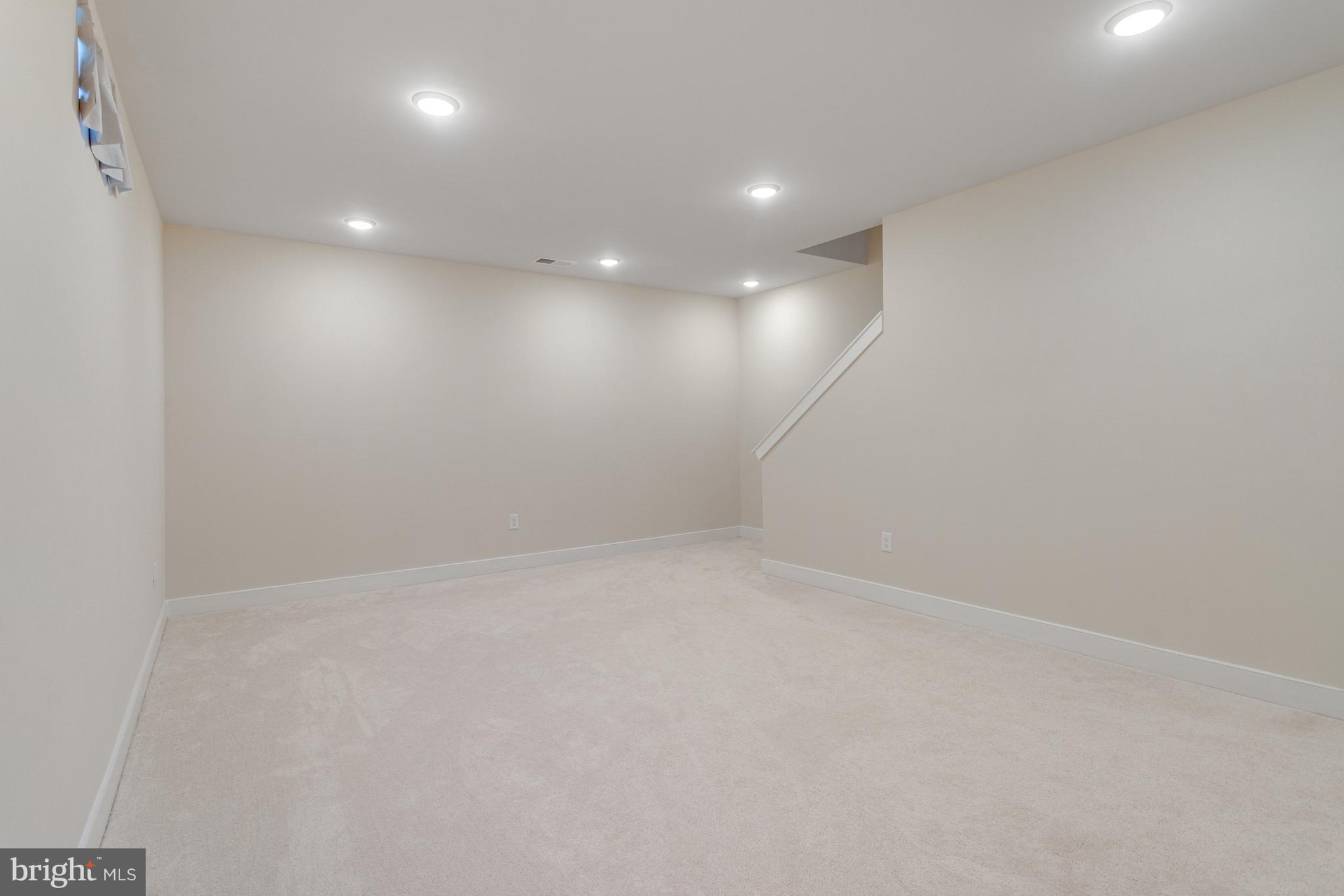 POTOMAC SHORES - Residential Lease